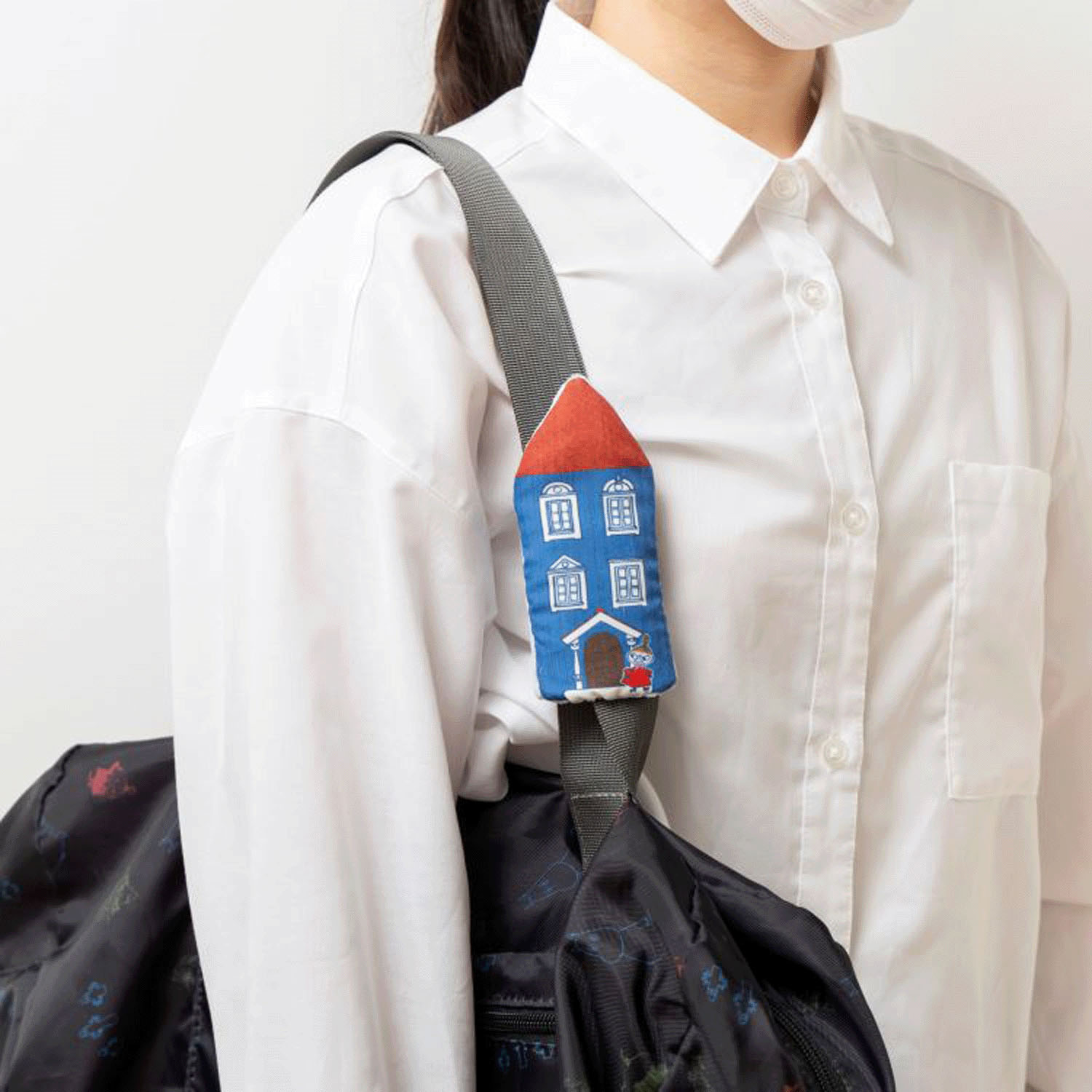 MOOMIN 肩掛けパッドマスコット ムーミンやしき（BL） - 画像4