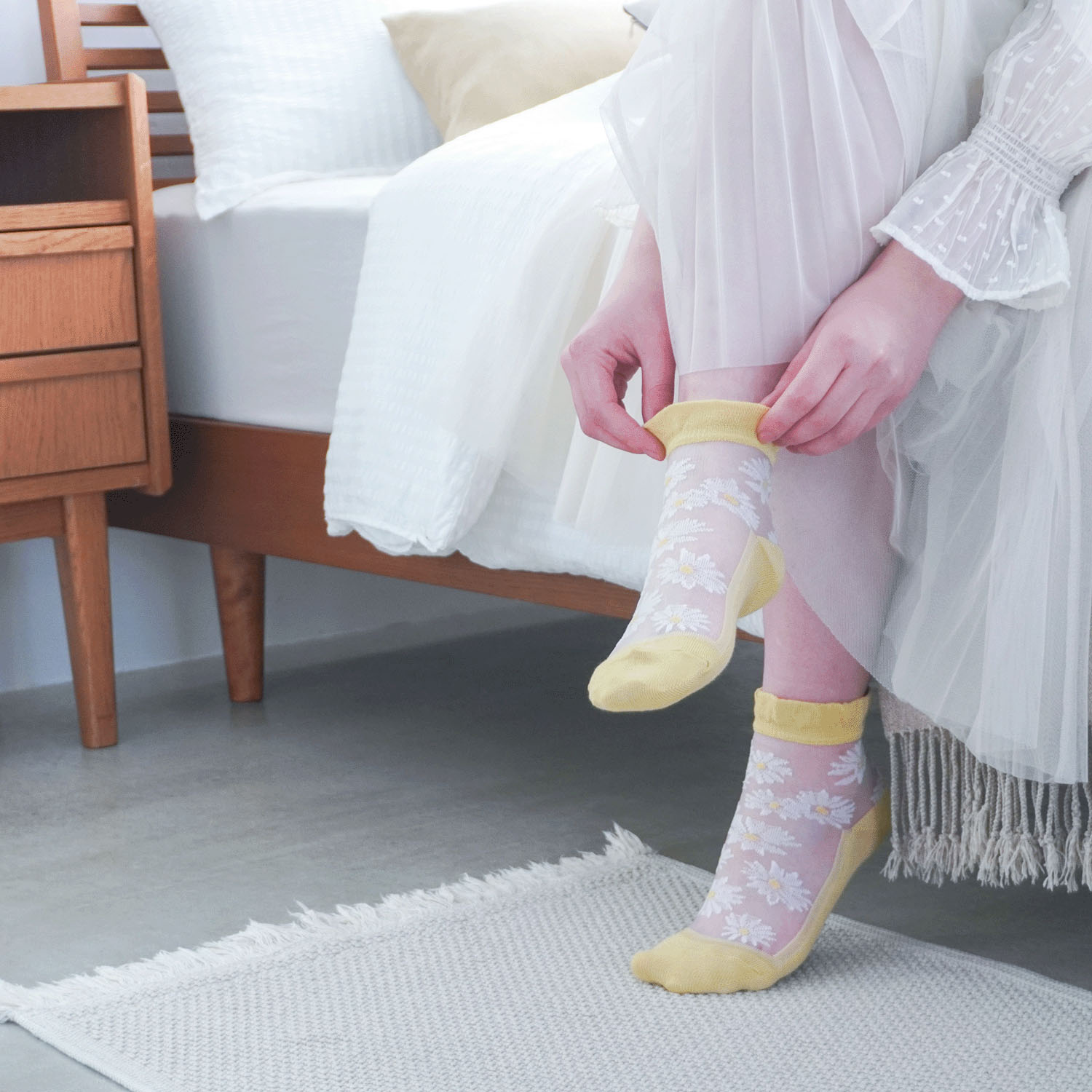 シースルーソックス クルー丈 マーガレット花束柄 - 画像7