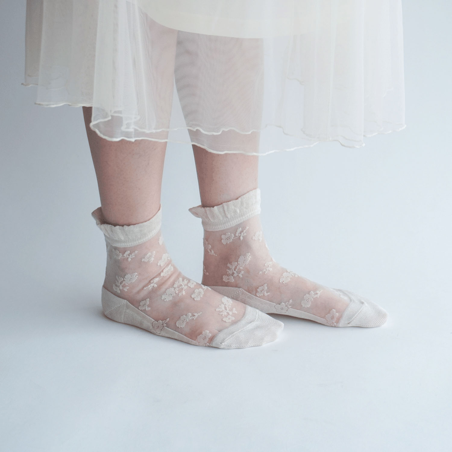 シースルーソックス クルー丈 モノトーン花柄 - 画像11