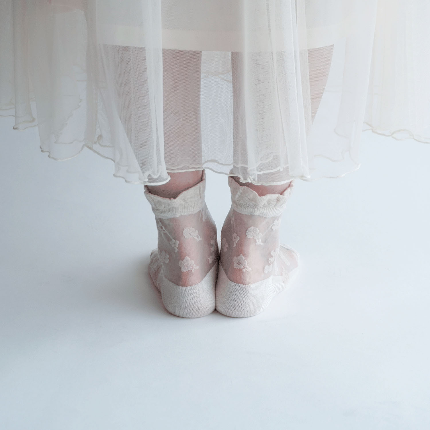 シースルーソックス クルー丈 モノトーン花柄 - 画像12