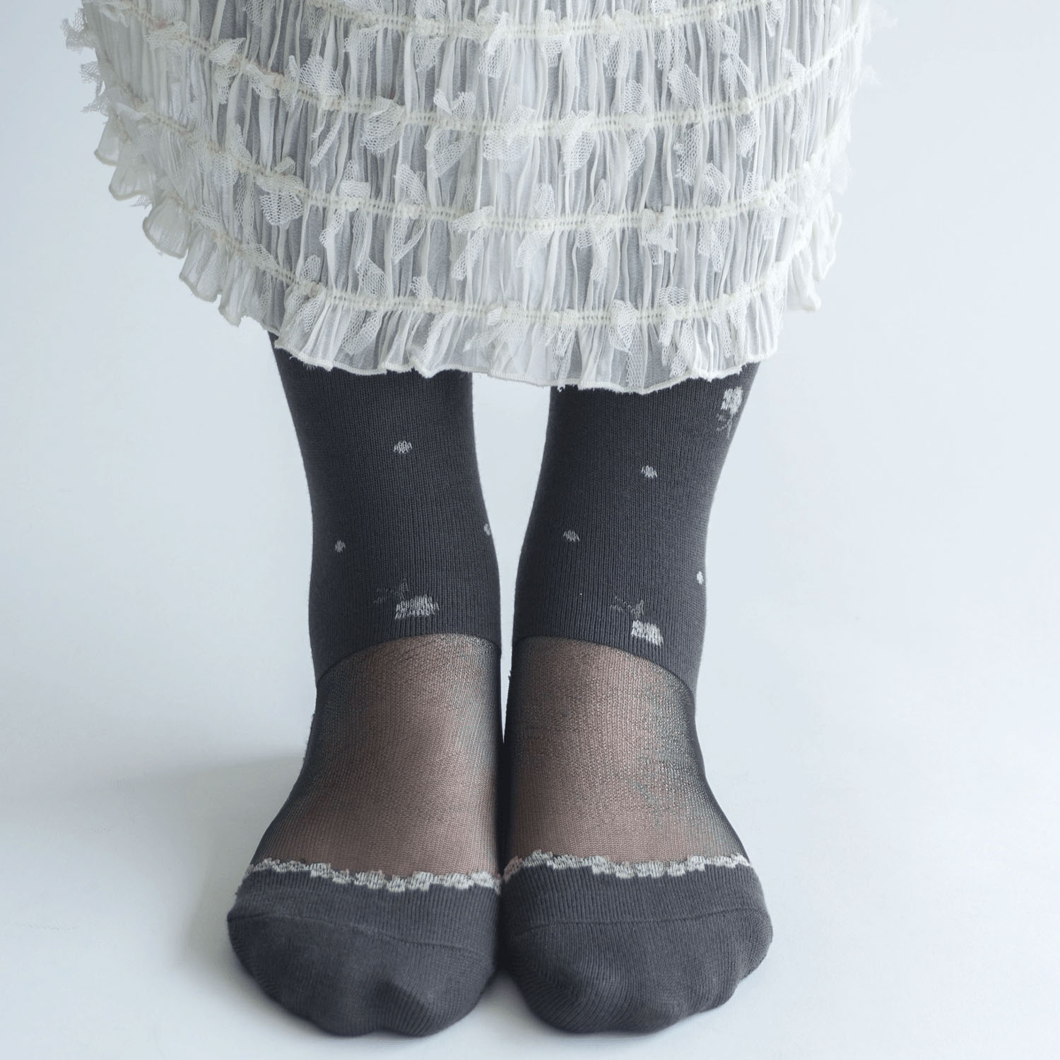 25AW新作 シースルー ハイソックス シルク混 お花柄【在庫限り】 - 画像3