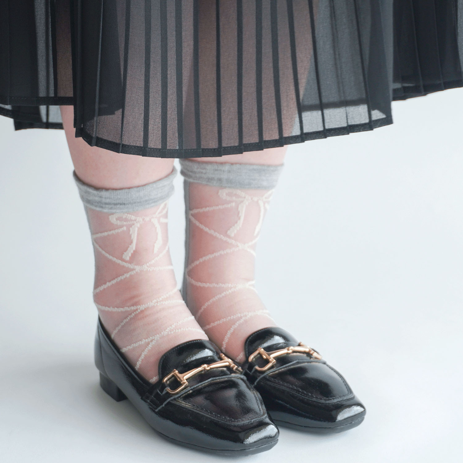 25AW新柄  シースルーソックス ハイクルー  カシミヤ混 リボン柄【在庫限り】 - 画像5