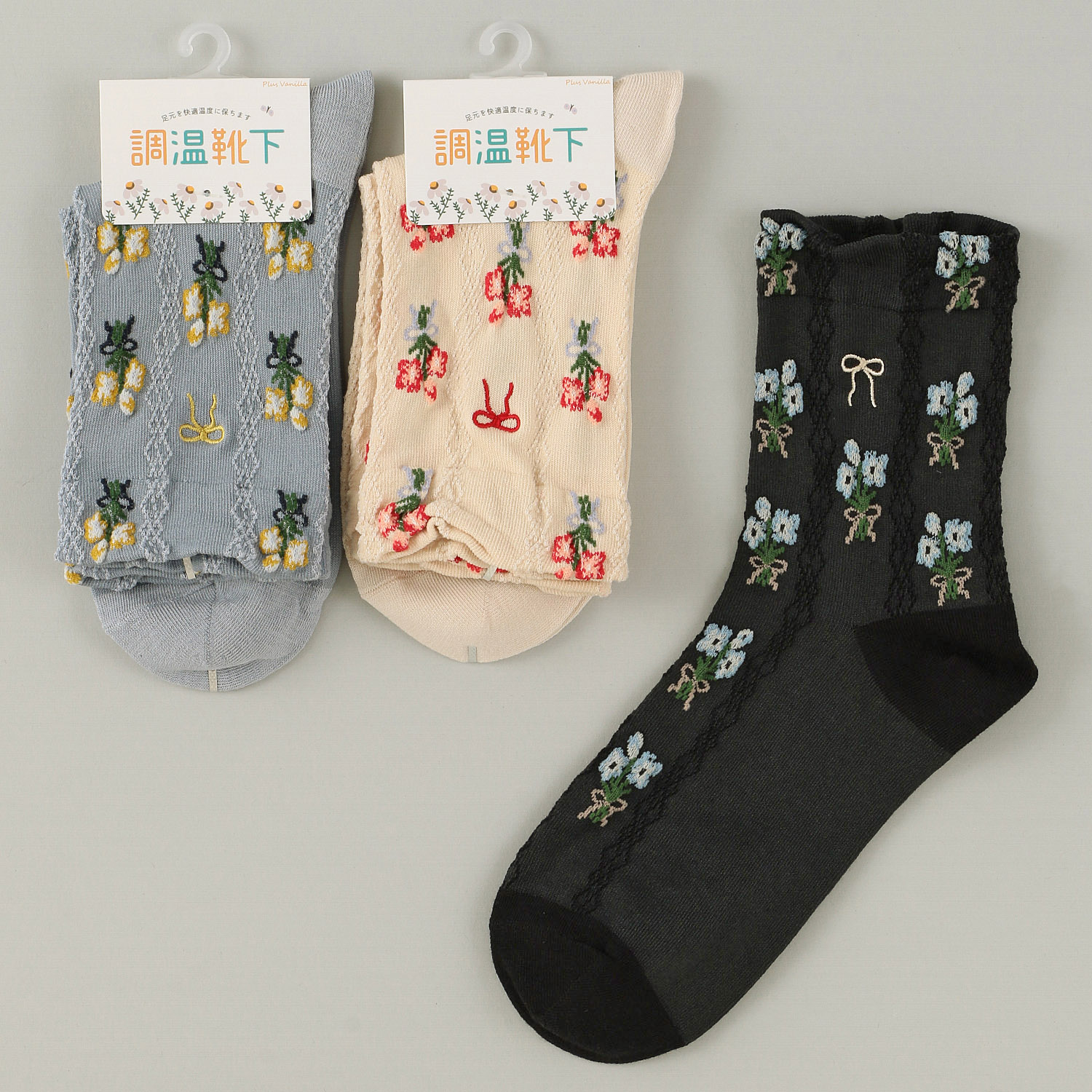 Natural Collection  クルー丈  リボン刺しゅうつき 靴下 - 画像1