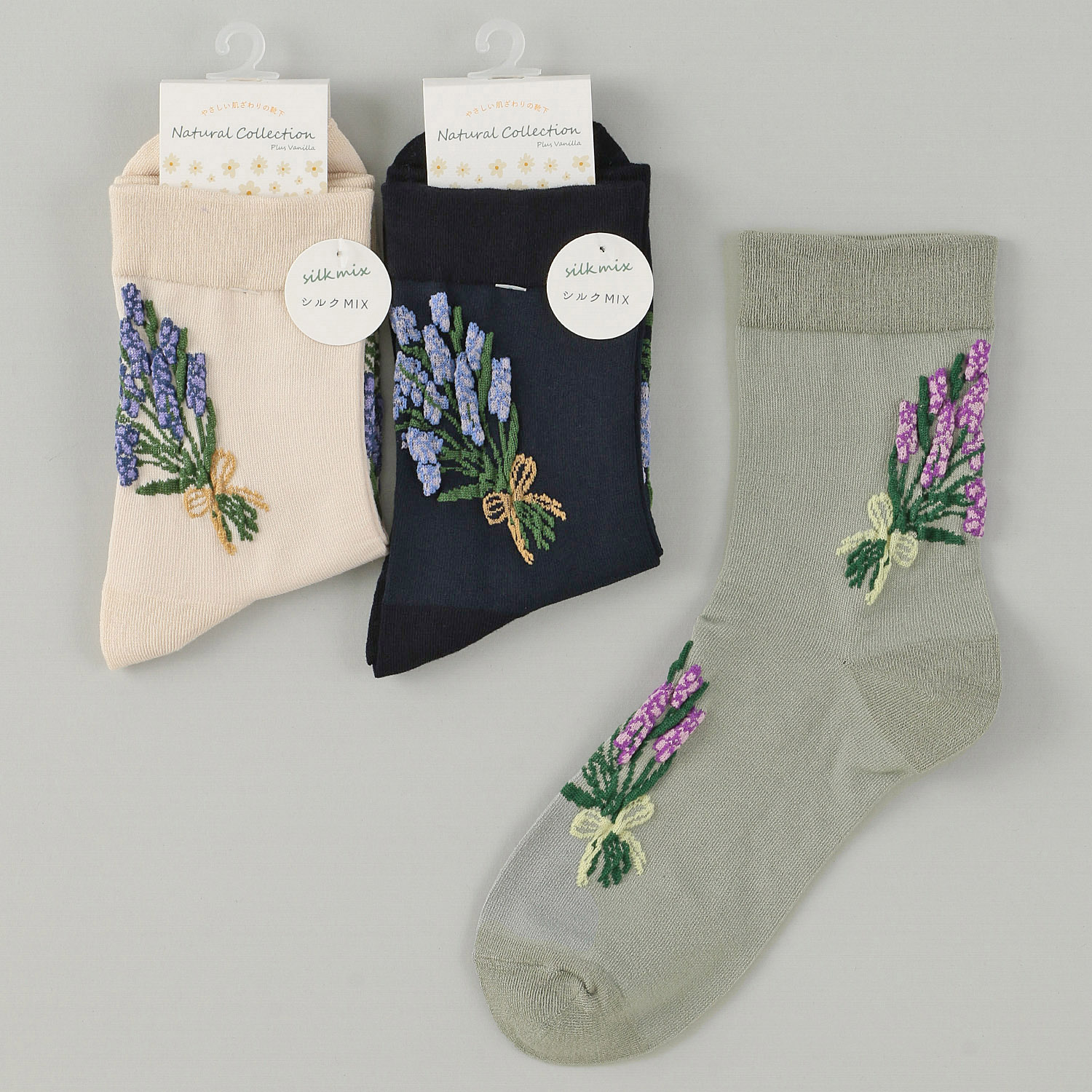 Natural Collection  クルー丈 シルクMIX ムスカリ柄 靴下