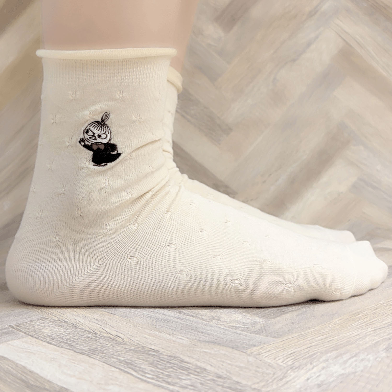 日本製 MOOMINロークルーソックス シルク入り タックキルティング風ミイ刺繍 - 画像6