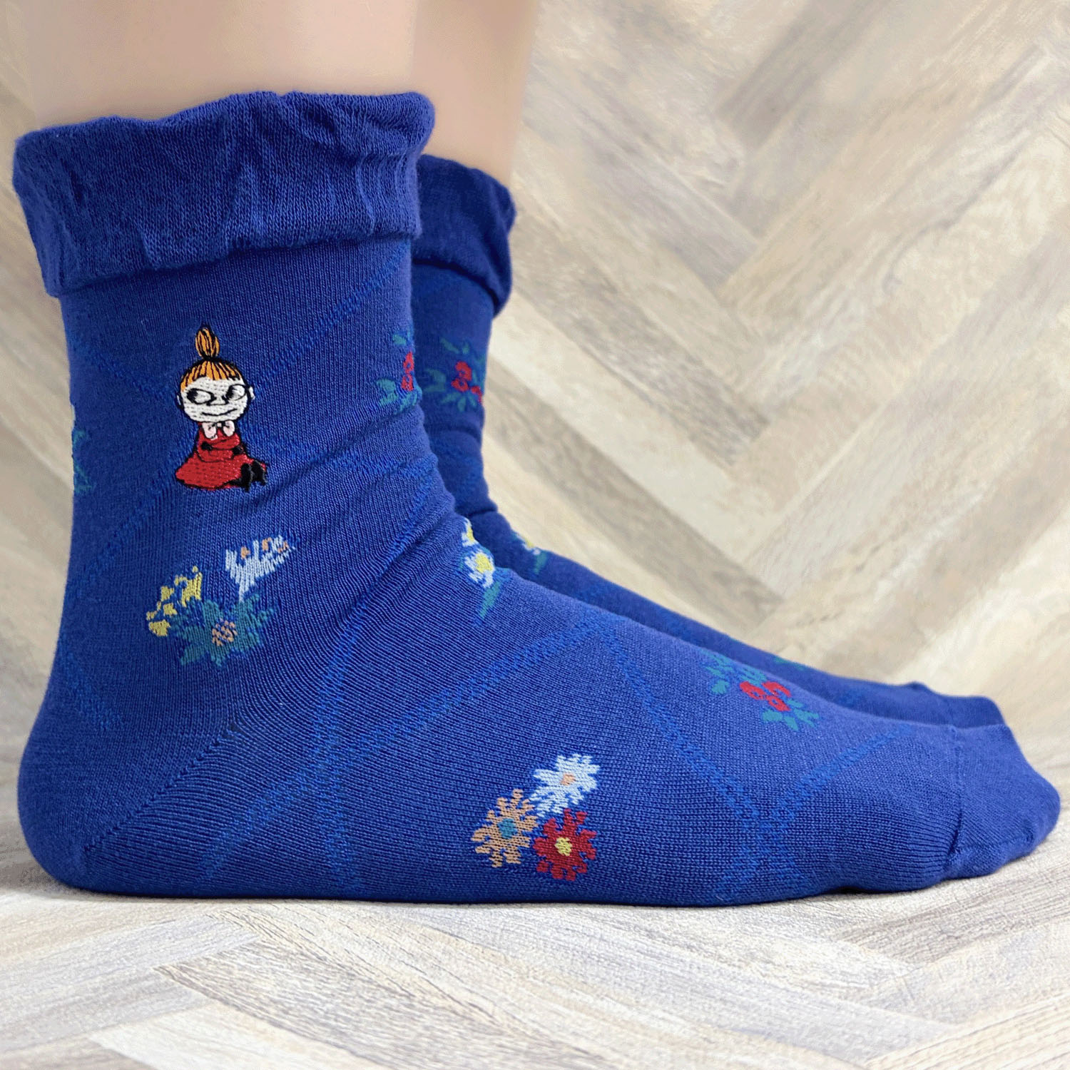 日本製 MOOMINロークルーソックス シルク入りダイヤ小花 ミイ刺繍【在庫限り】 - 画像6