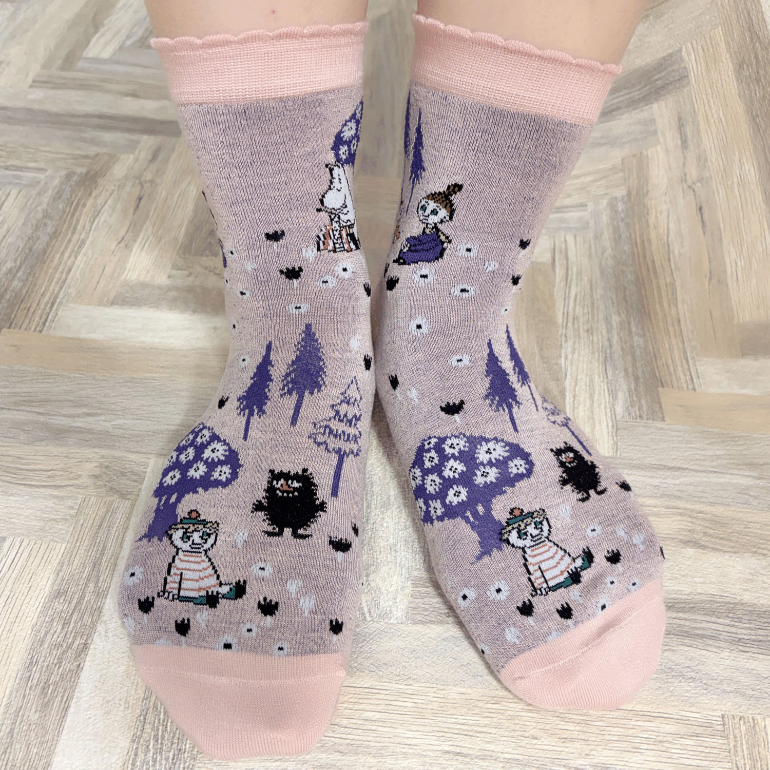 日本製 MOOMINロークルーソックス シルク入り ピクニック柄 - 画像4