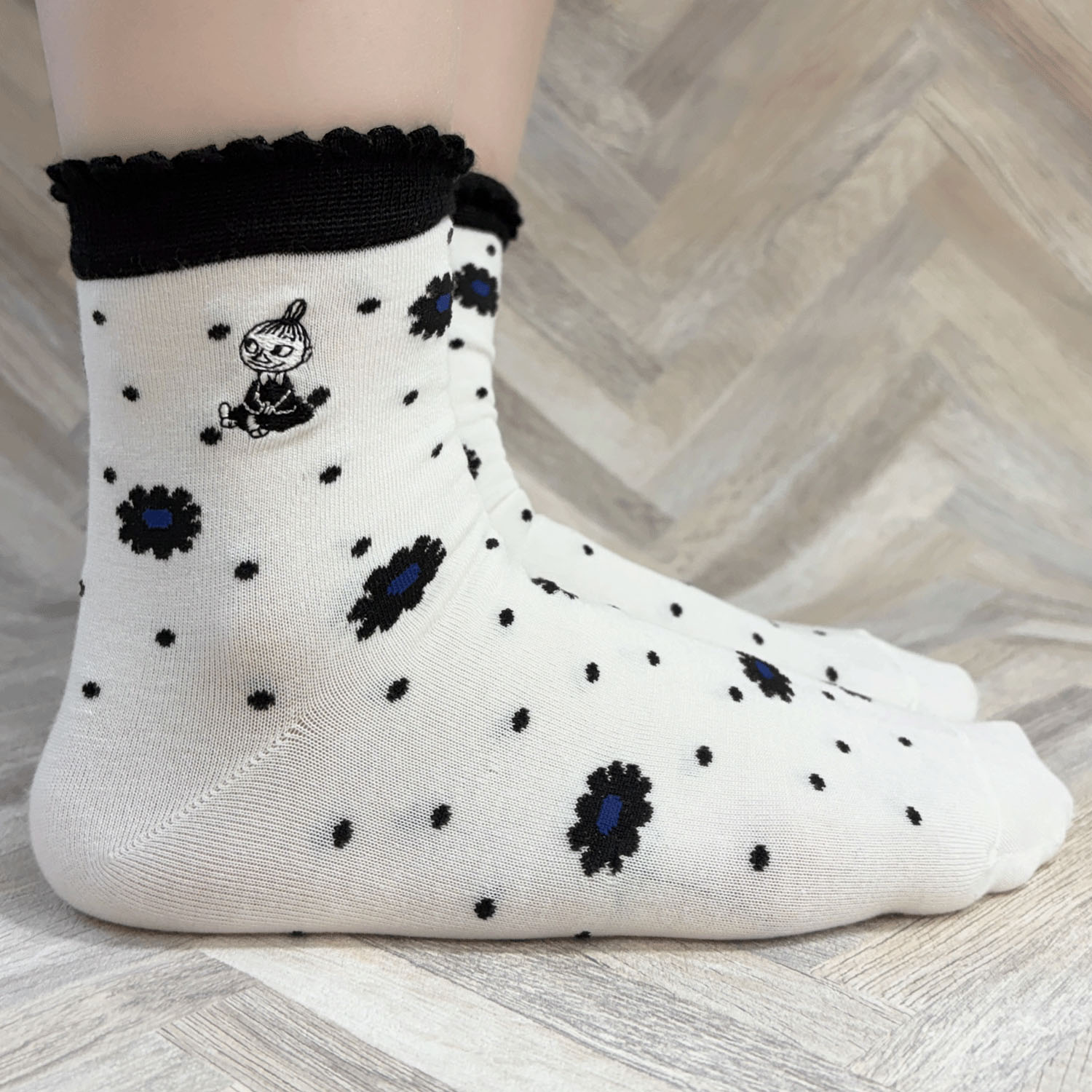 MOOMIN ロークルーソックス 花ドット＋ミイ刺繍 - 画像3