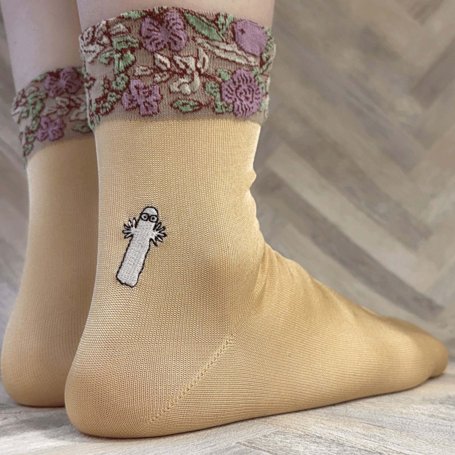 MOOMIN ロークルーソックス ゴム口逆スパ 花柄＋ニョロニョロ刺繍 - 画像8