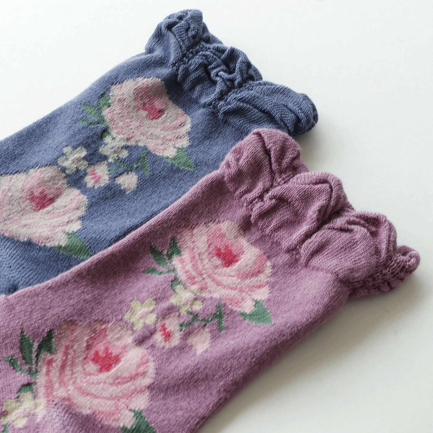 ギュレ レーヨンシルク混 大バラ柄 靴下 - 画像2