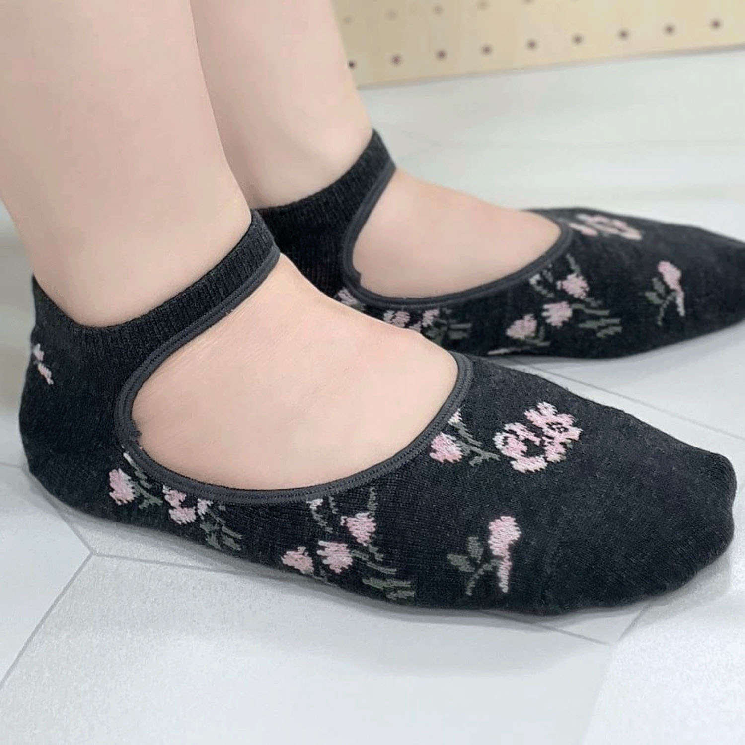 エトワールオリジナル  甲くりぬき 総花柄 靴下【在庫限り】 - 画像5