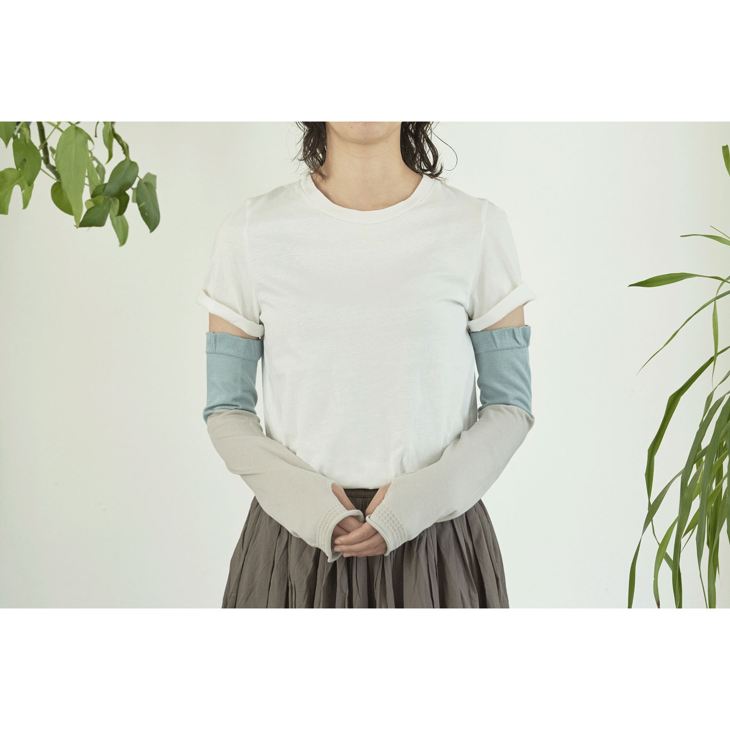 TWO TONE ARM COVERレーヨンシルクUVアームカバー【在庫限り】 - 画像1