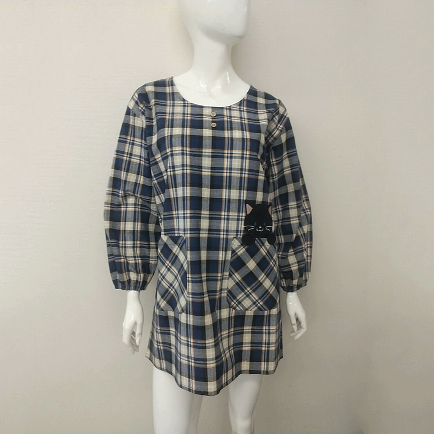 先染め 黒猫アップリケ 割烹着 - 画像3