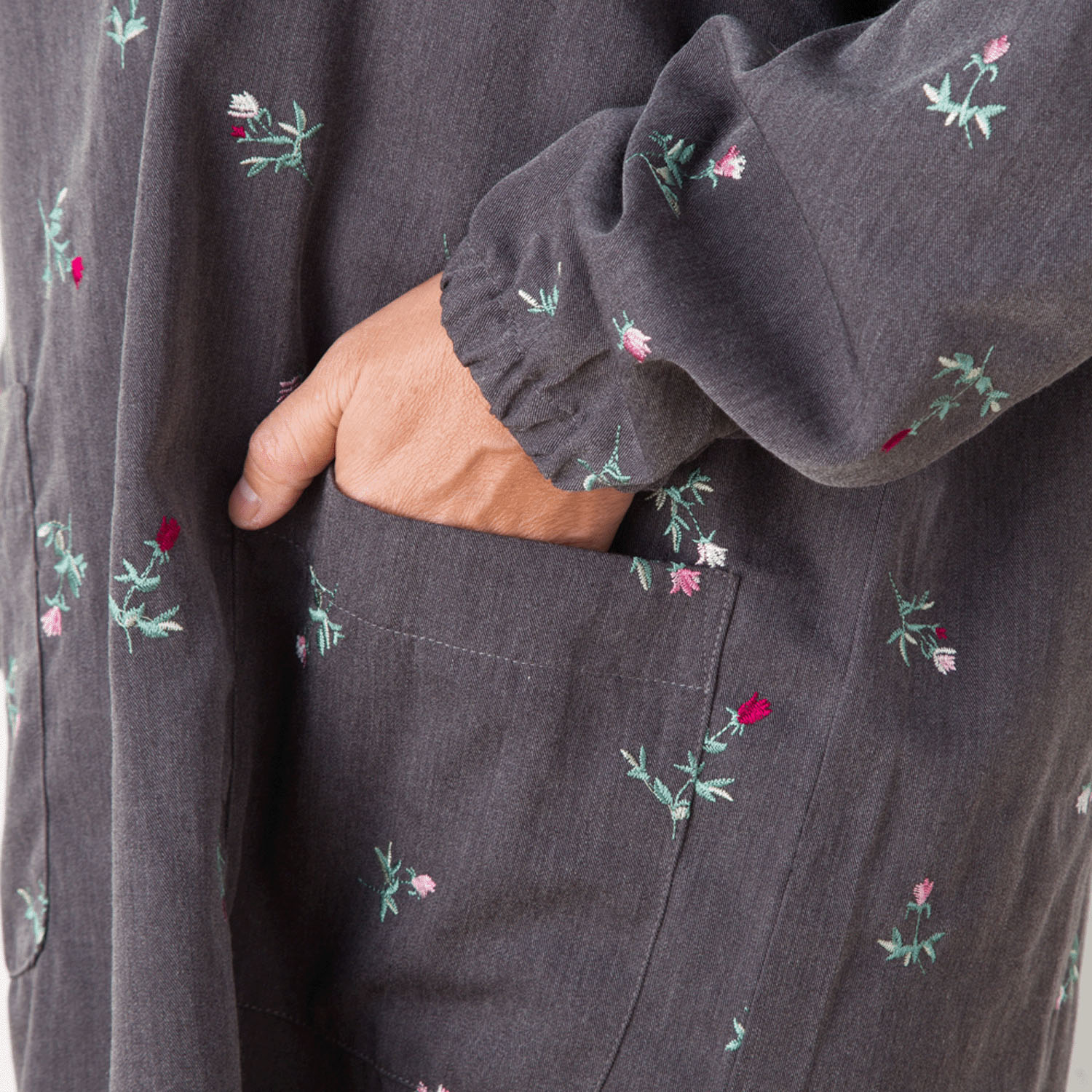 花柄総刺繍かっぽう着 - 画像9