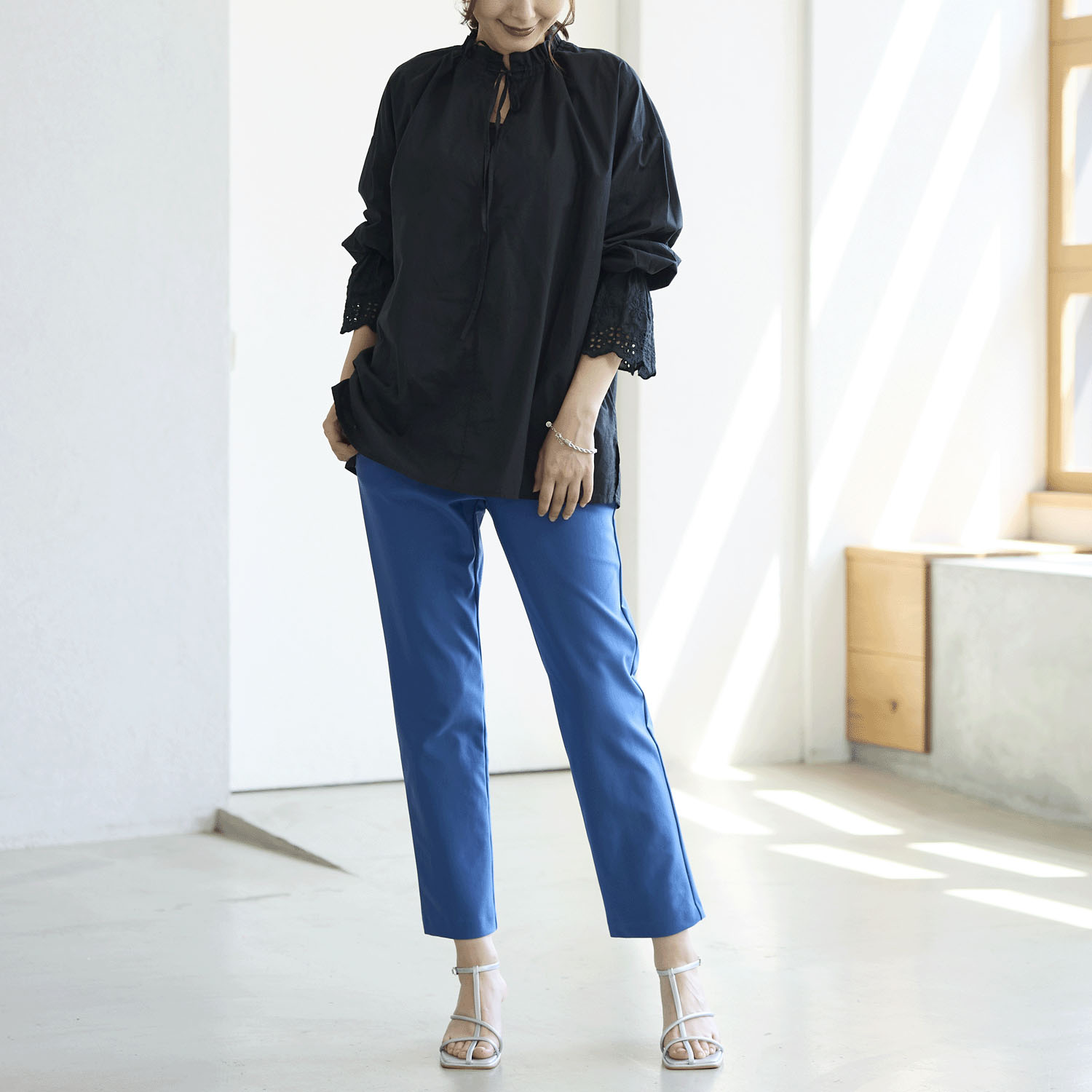 【Insta Live】TAKUMIBA エアシルキー・スリムパンツ - 画像24