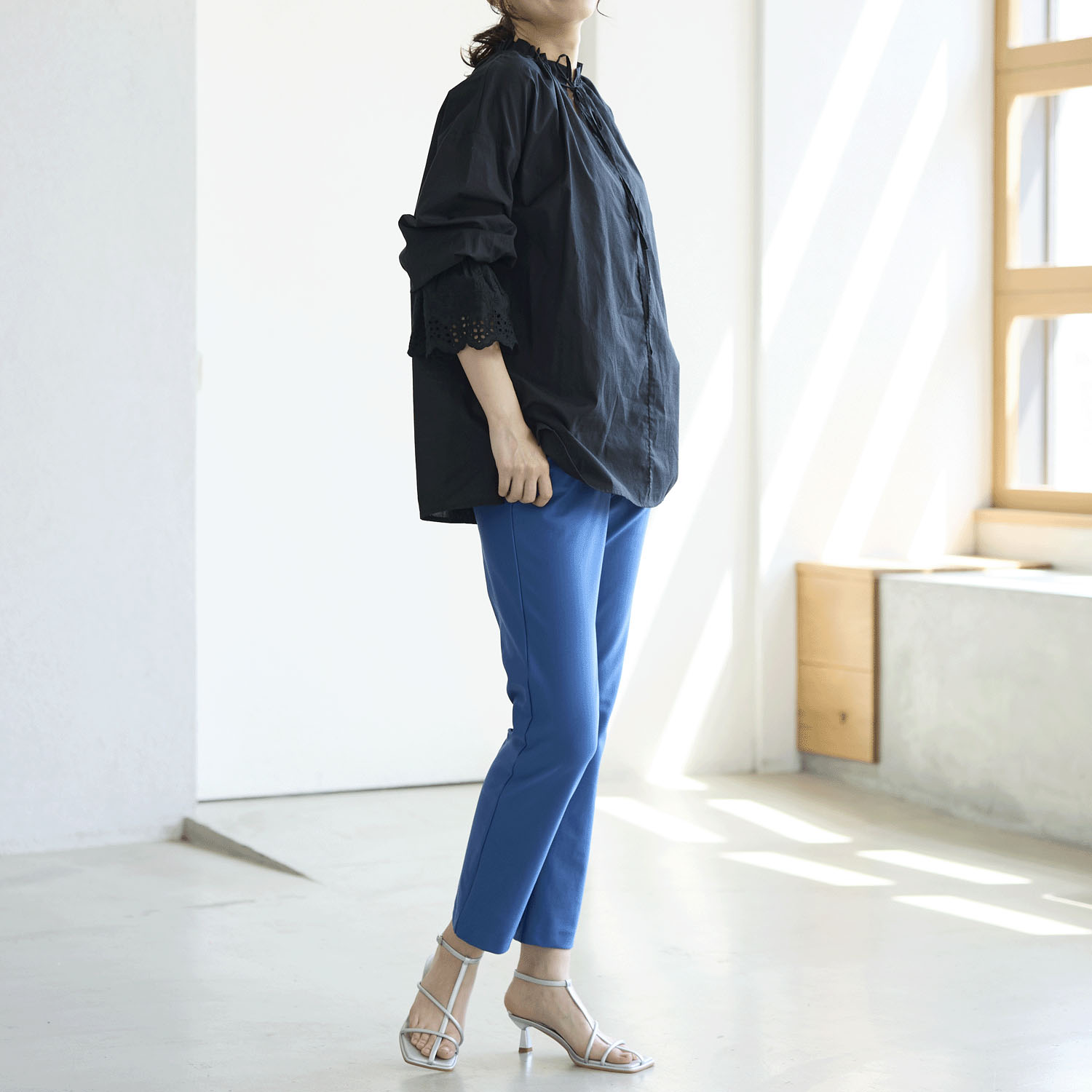 【Insta Live】TAKUMIBA エアシルキー・スリムパンツ - 画像25