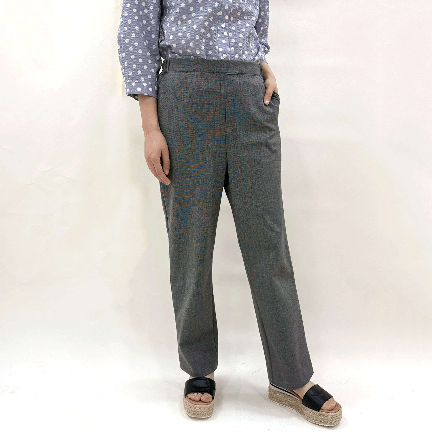 TRストレッチピンヘッド ゆったりストレート美脚パンツ - 画像5