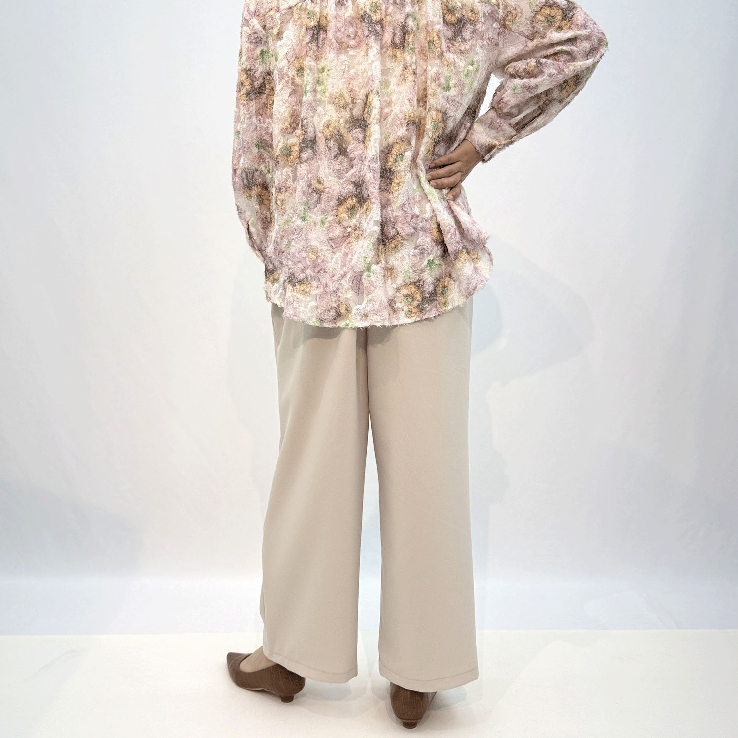 ソフトストレッチ タックワイドパンツ - 画像4