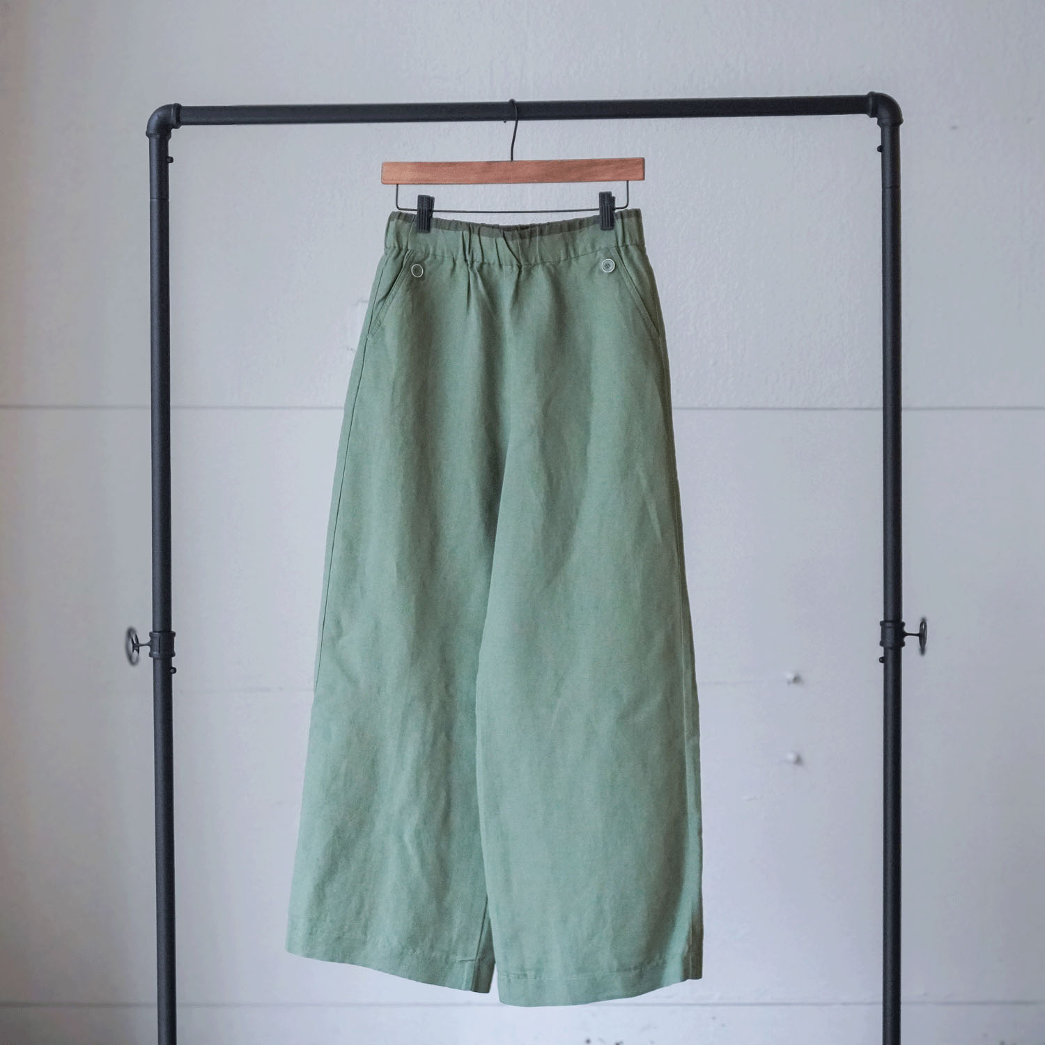 aiai 麻レーヨン シュッと！ワイドフレアーパンツ - 画像6