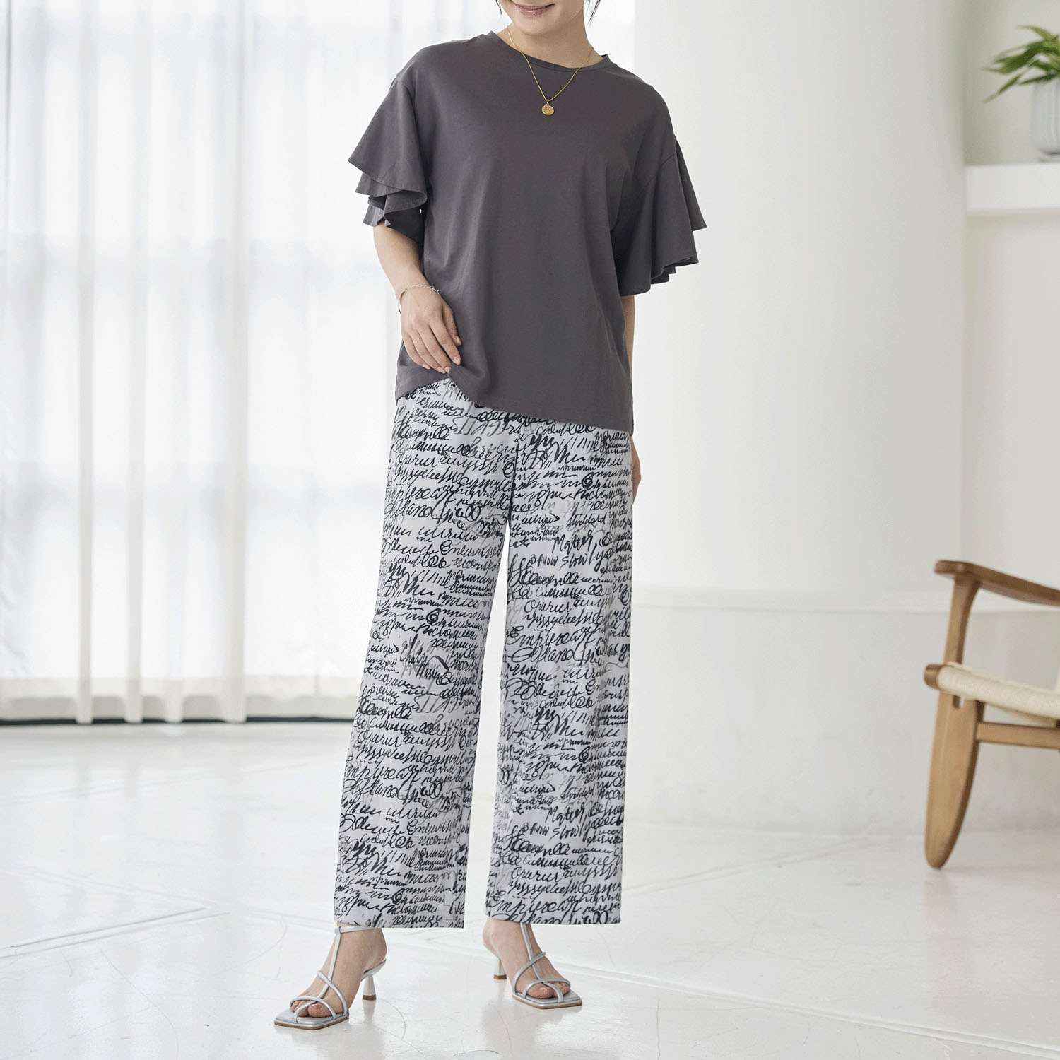 Reginetta 英字プリントワイドストレート