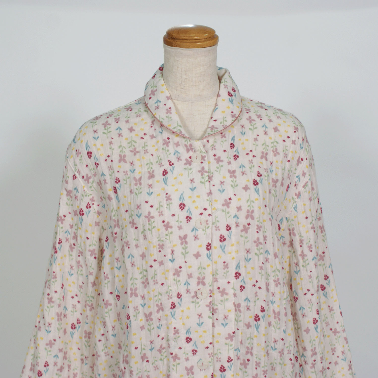 ナクリュール  ふんわりダブルガーゼシャーリング フラワー 婦人シャツパジャマ - 画像3