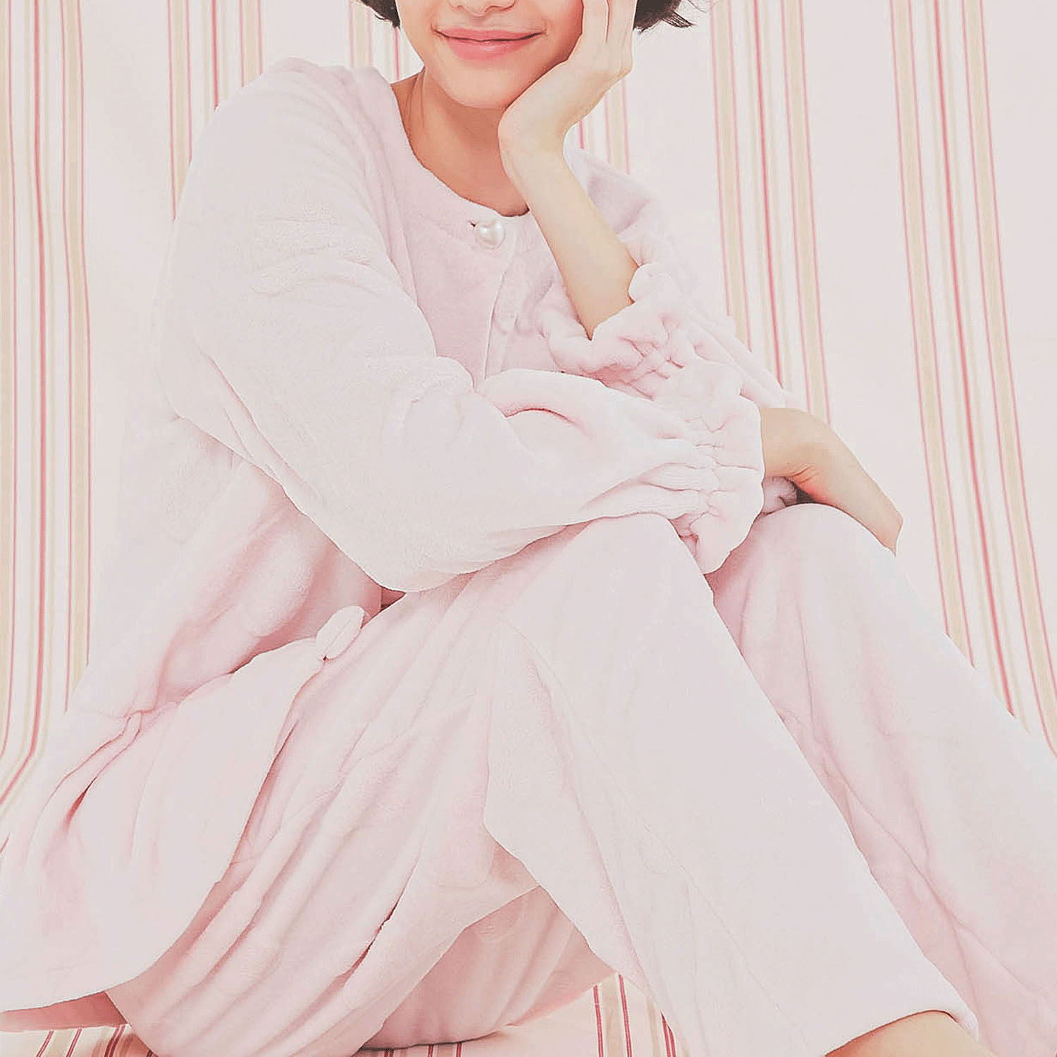 Narue シャイニースノーエンボスハートペプラムパジャマ - 画像1