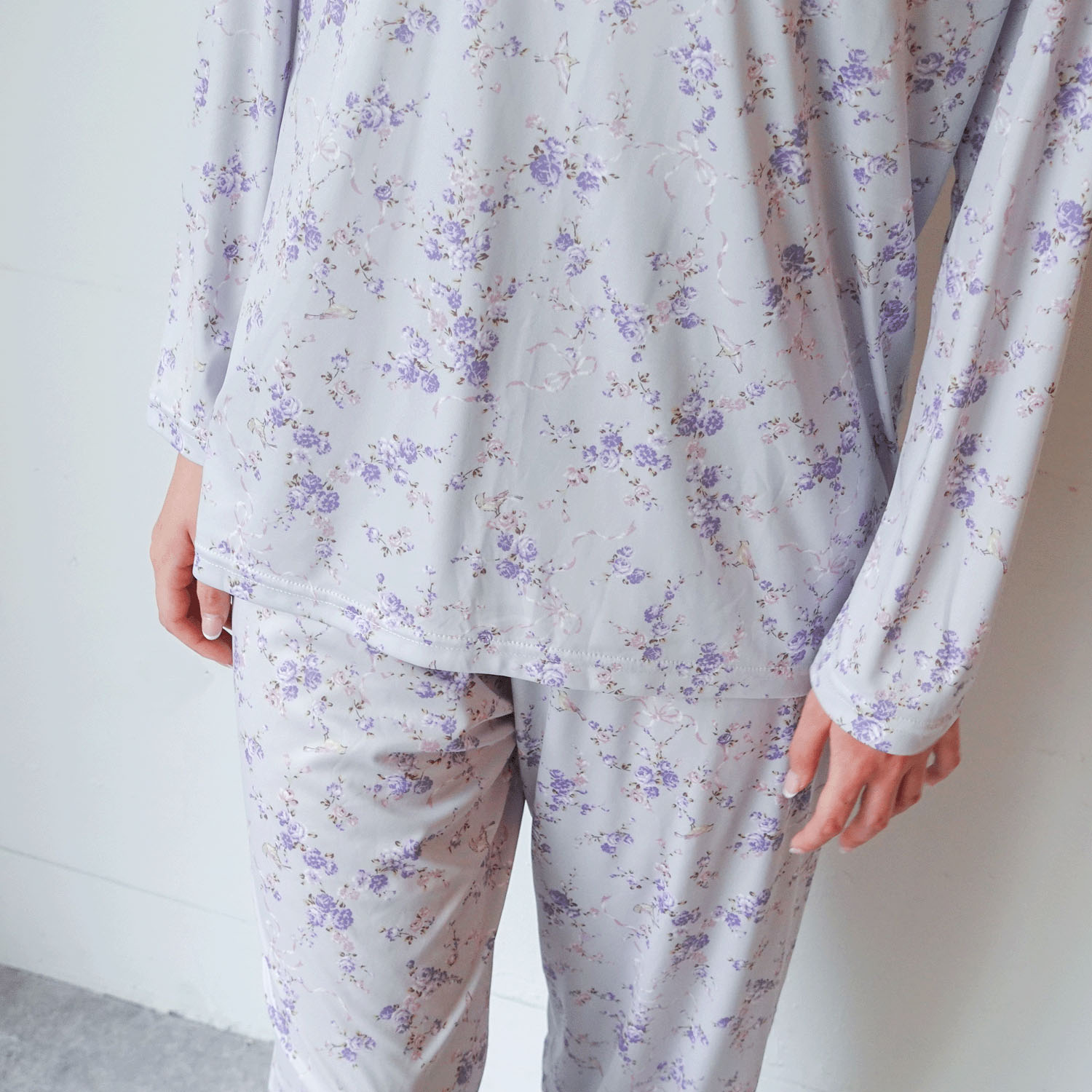 ジョワイユニュイ ポーチ付 携帯パジャマ Tスーツ リボンブーケ - 画像5