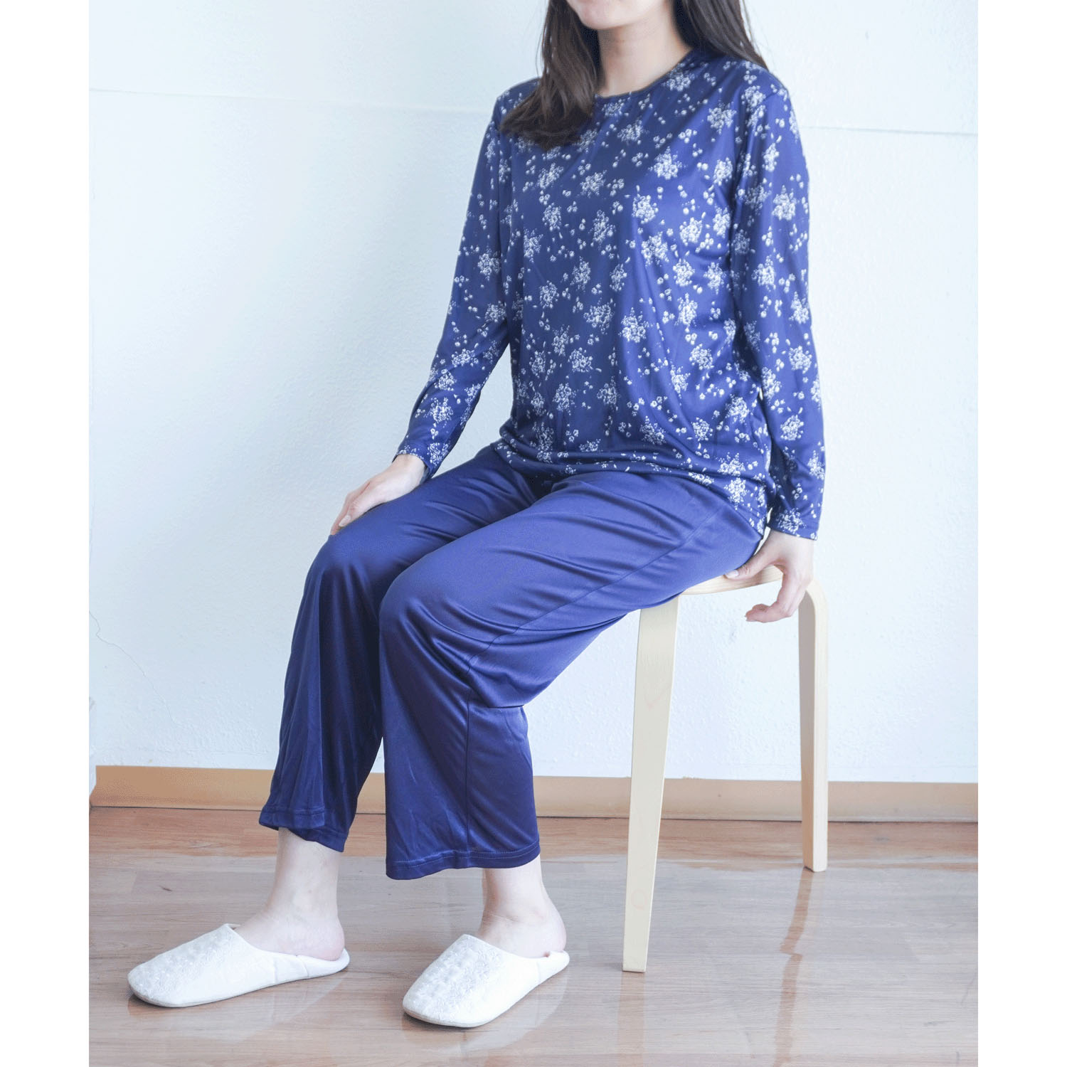 ジョワイユニュイ ポーチ付携帯パジャマ 単色花柄パンツ無地 - 画像2