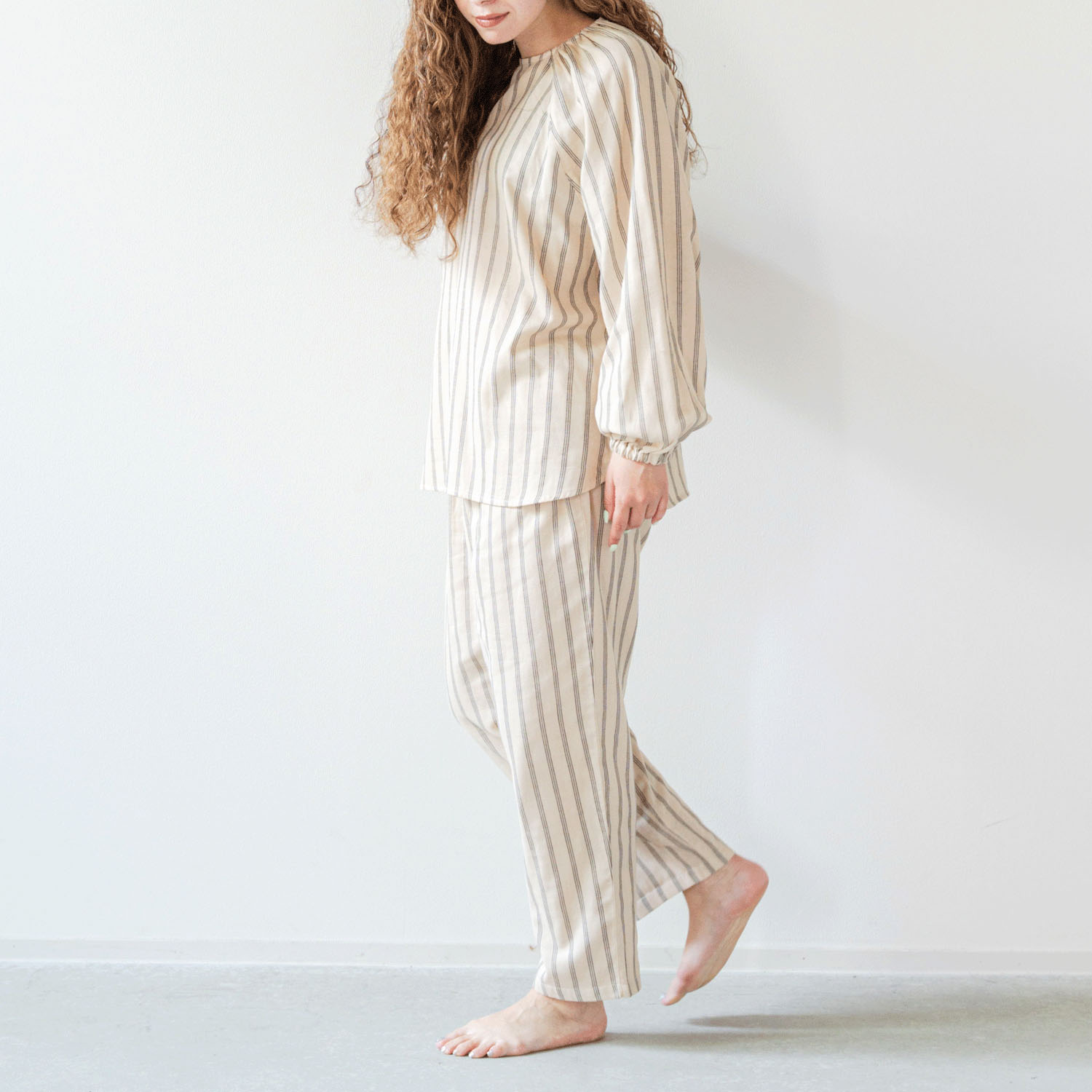 着る保湿クリーム ラグランプルオーバーパジャマ - 画像5