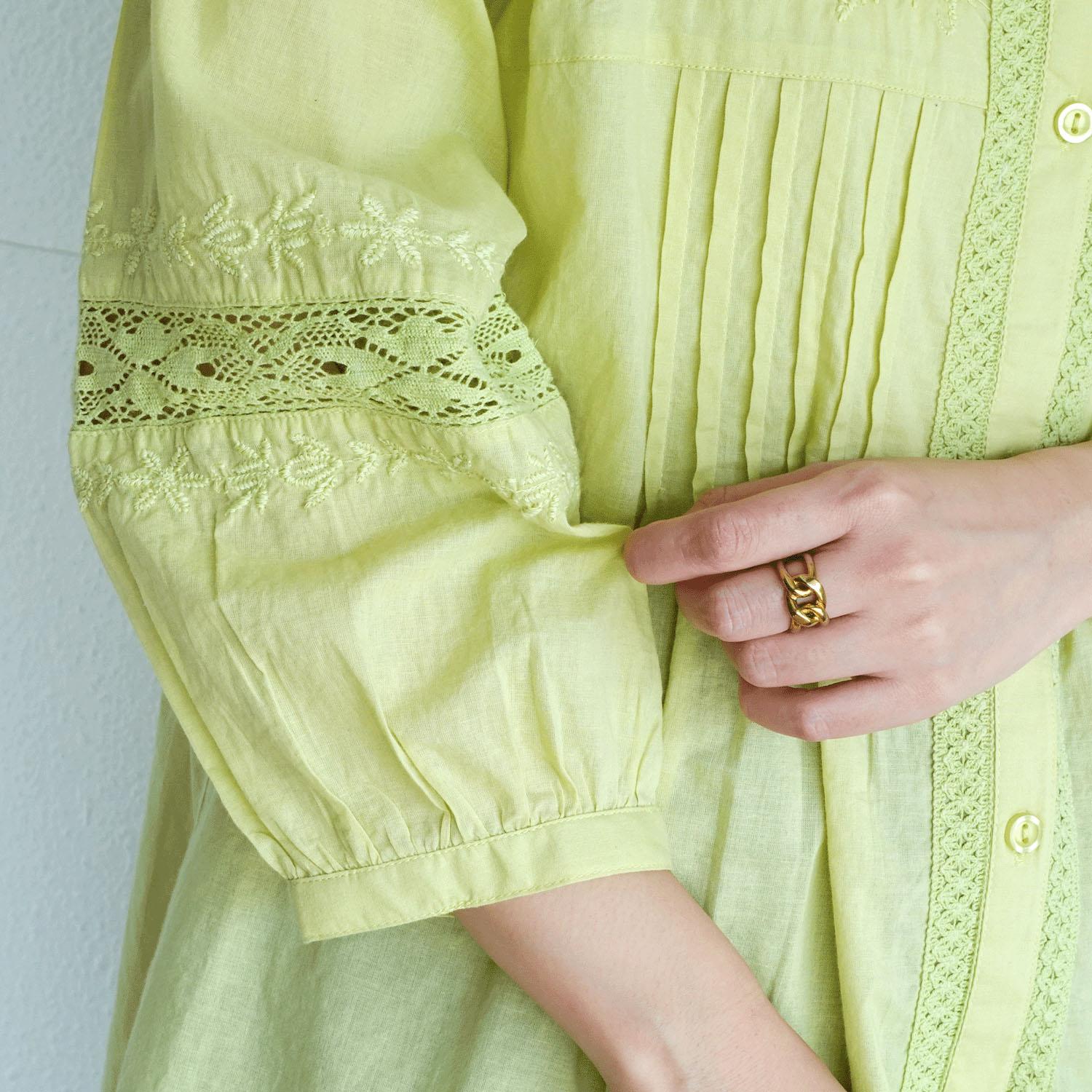 刺繍デザインブラウス - 画像5