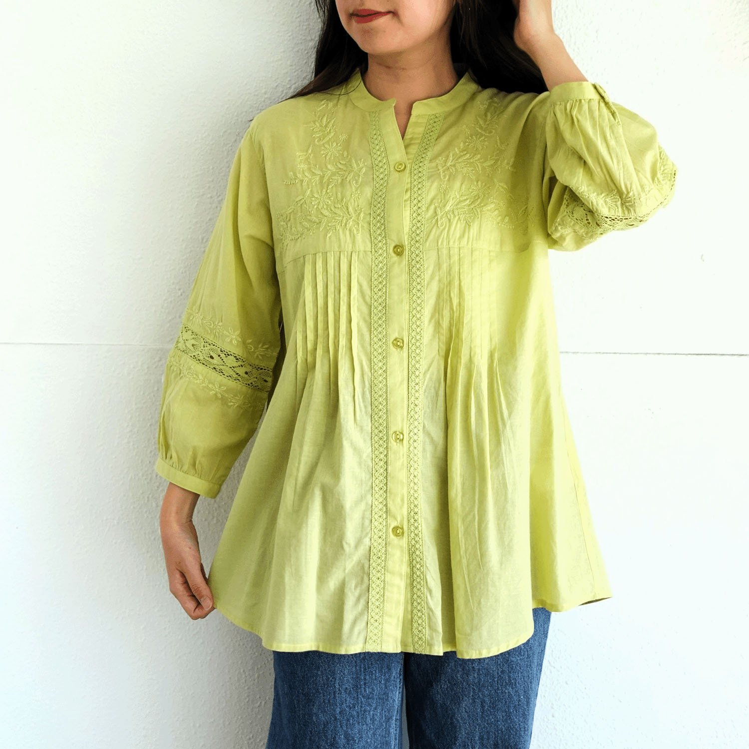 刺繍デザインブラウス