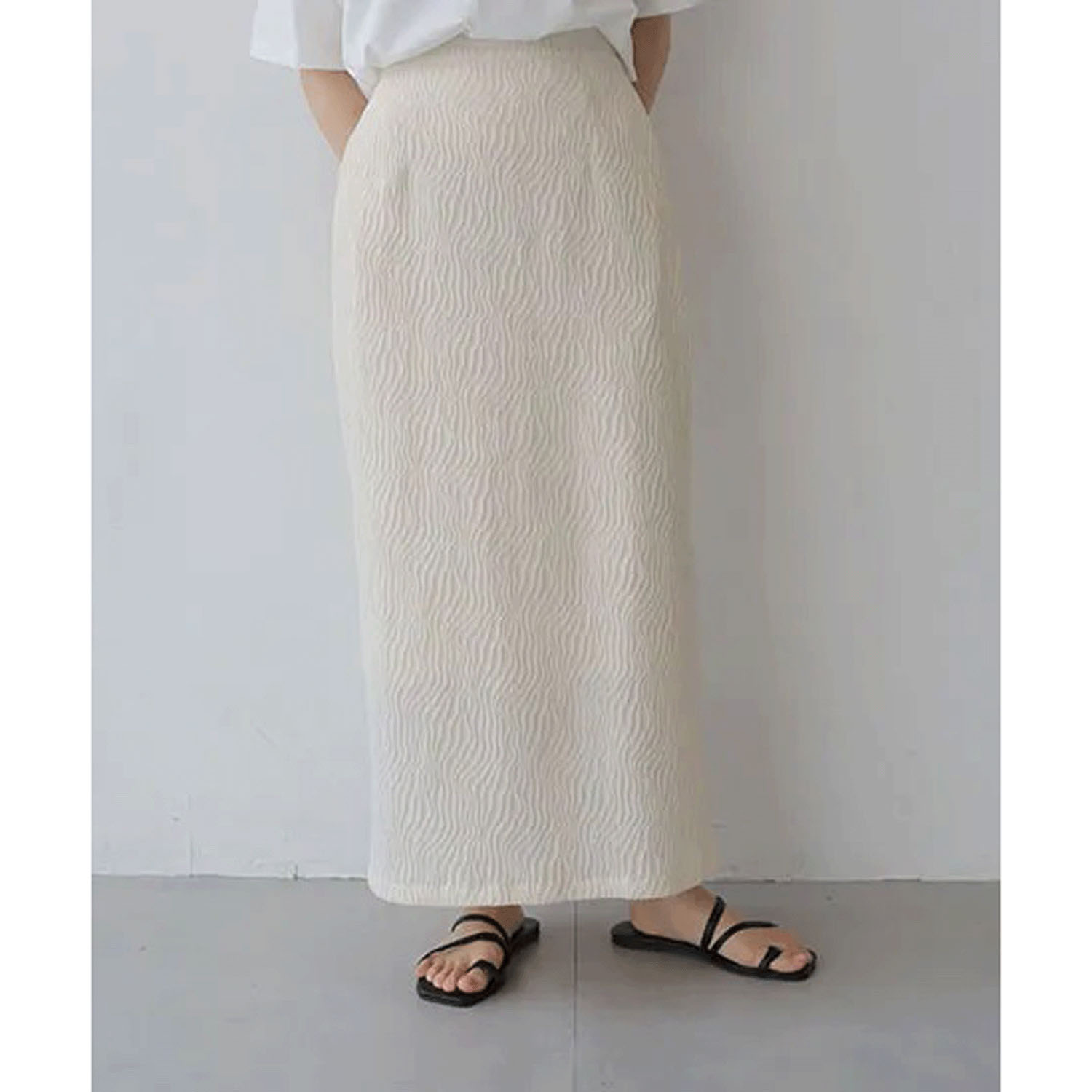 【Insta LIVE】Vingtrois ウェーブ柄スカート