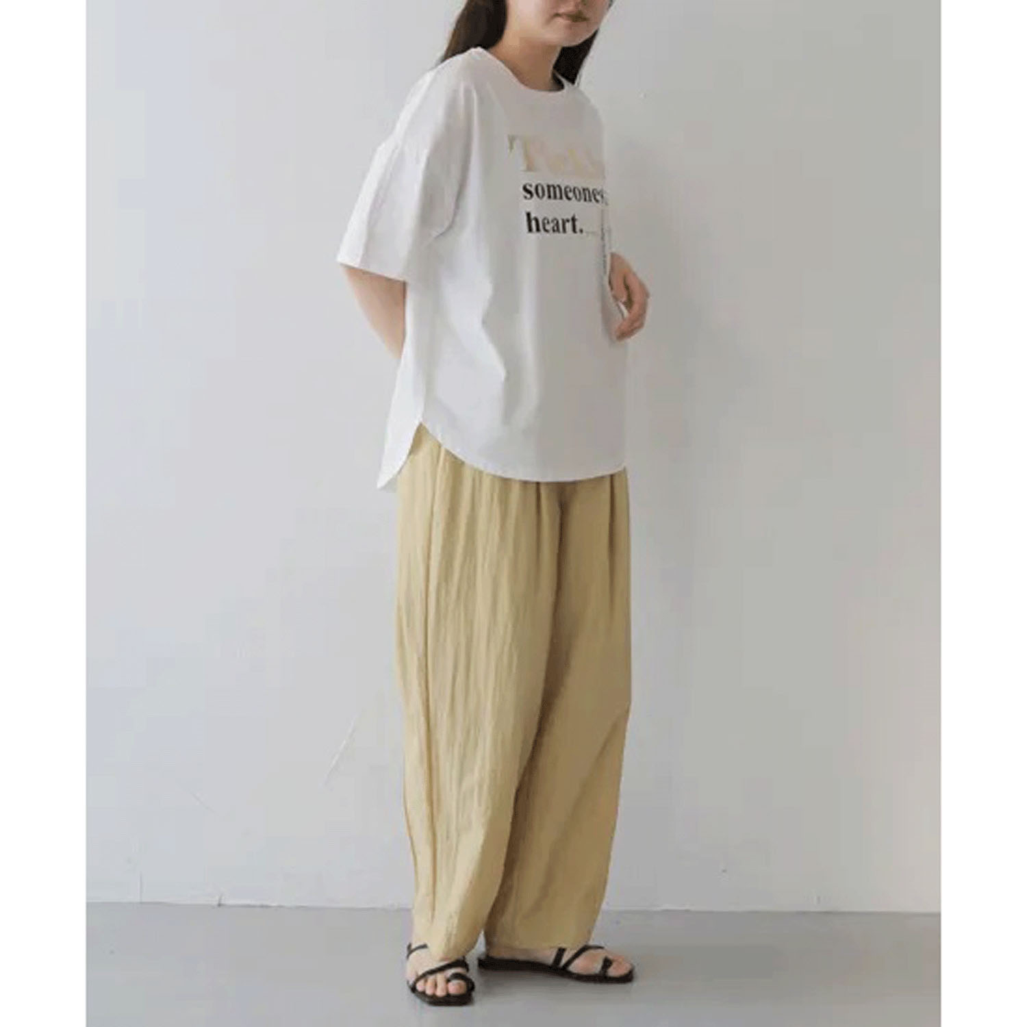 Vingtrois ドライタッチコットン箔ロゴTシャツ - 画像11