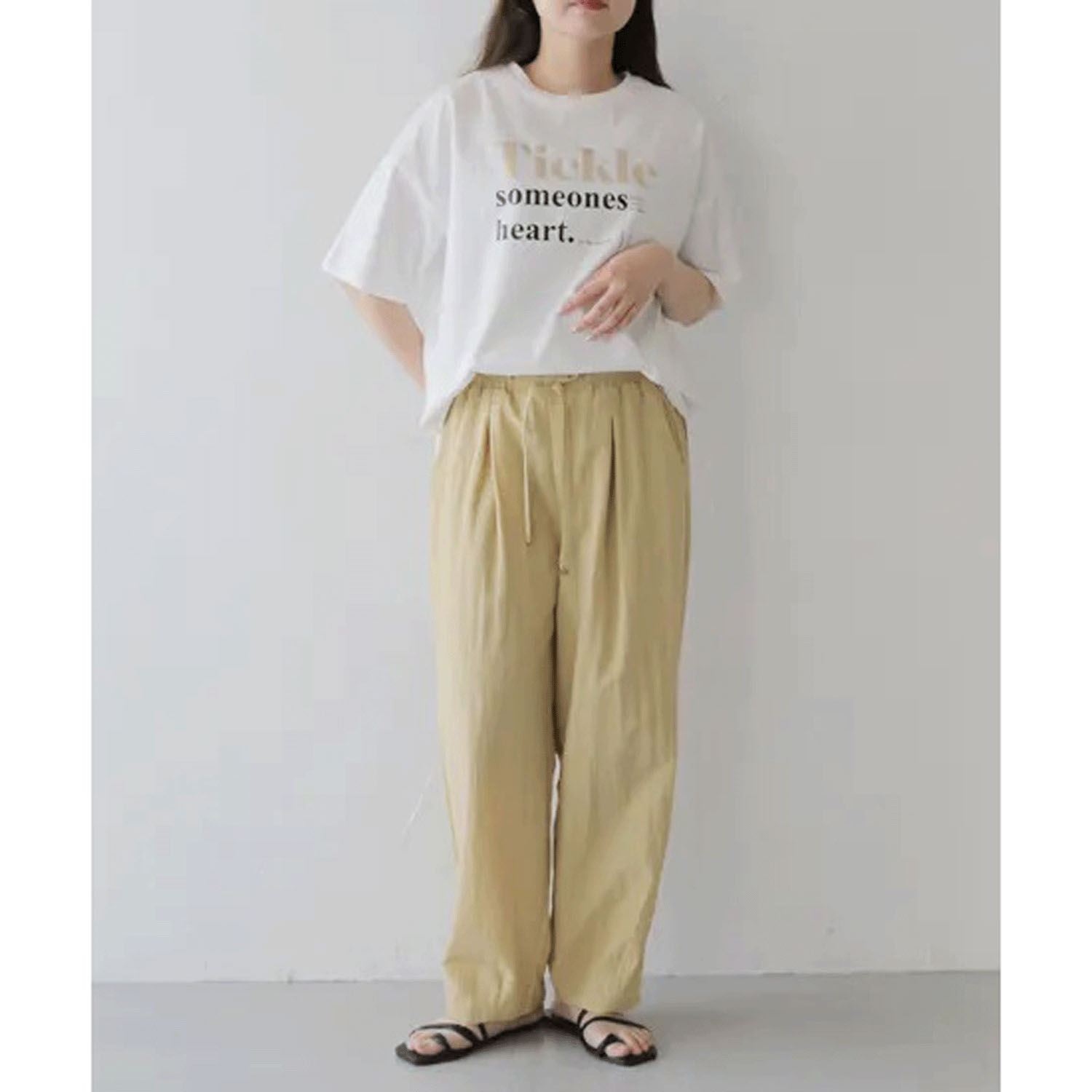 Vingtrois ドライタッチコットン箔ロゴTシャツ - 画像10