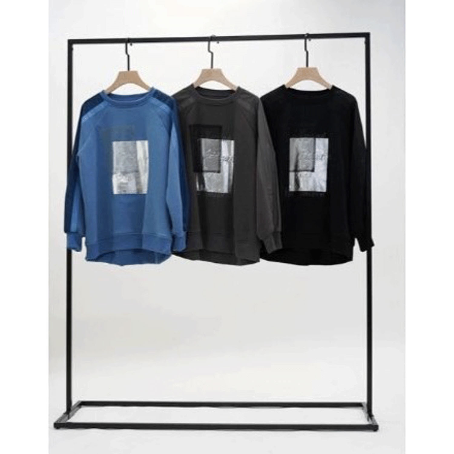 33℃ カレッジ箔デザイン裏起毛クルーネックプルオーバー - 画像2