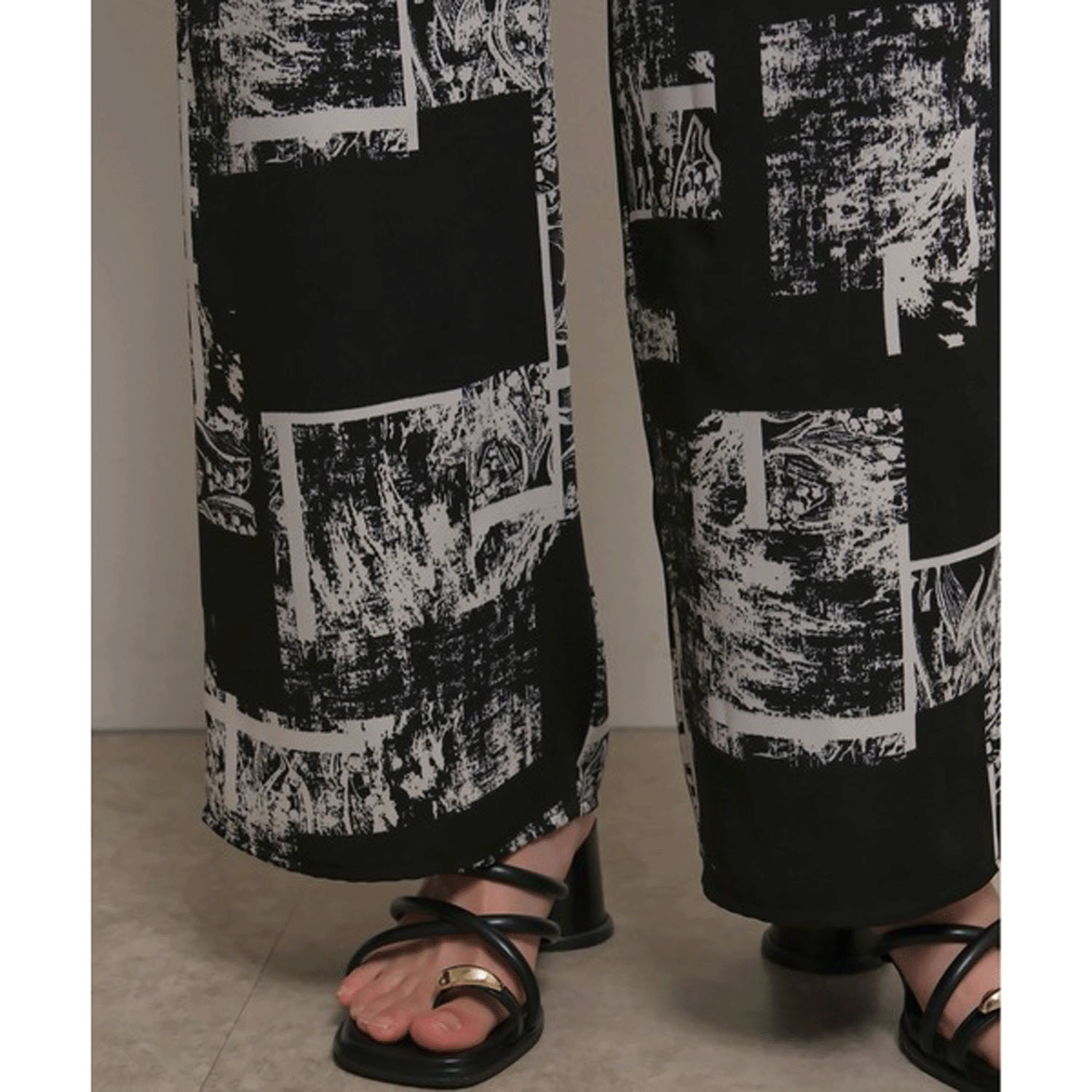 Palm Riche モノトーン柄リラックスパンツ - 画像7