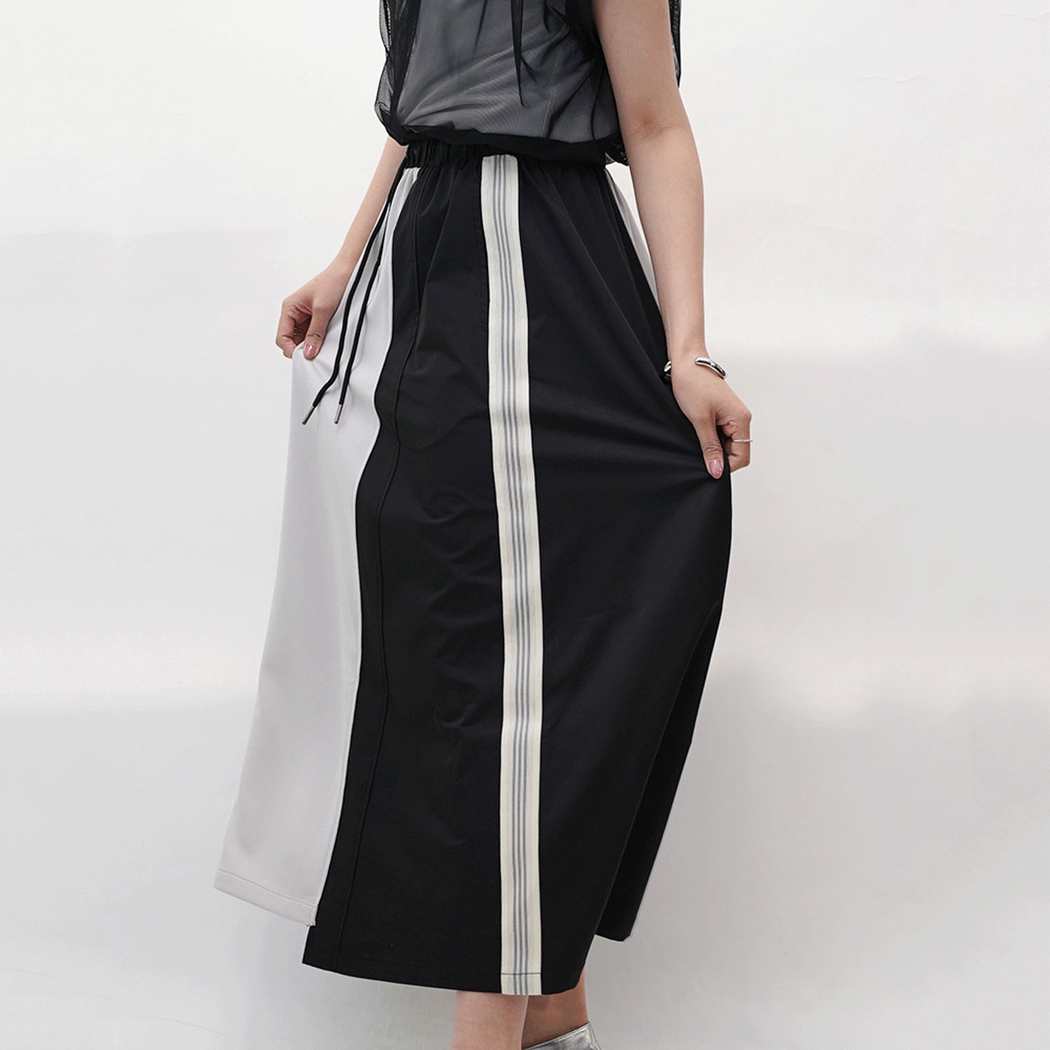 33℃ ライトポンチ×ナイロン切替サイドラインフレアスカート - 画像6