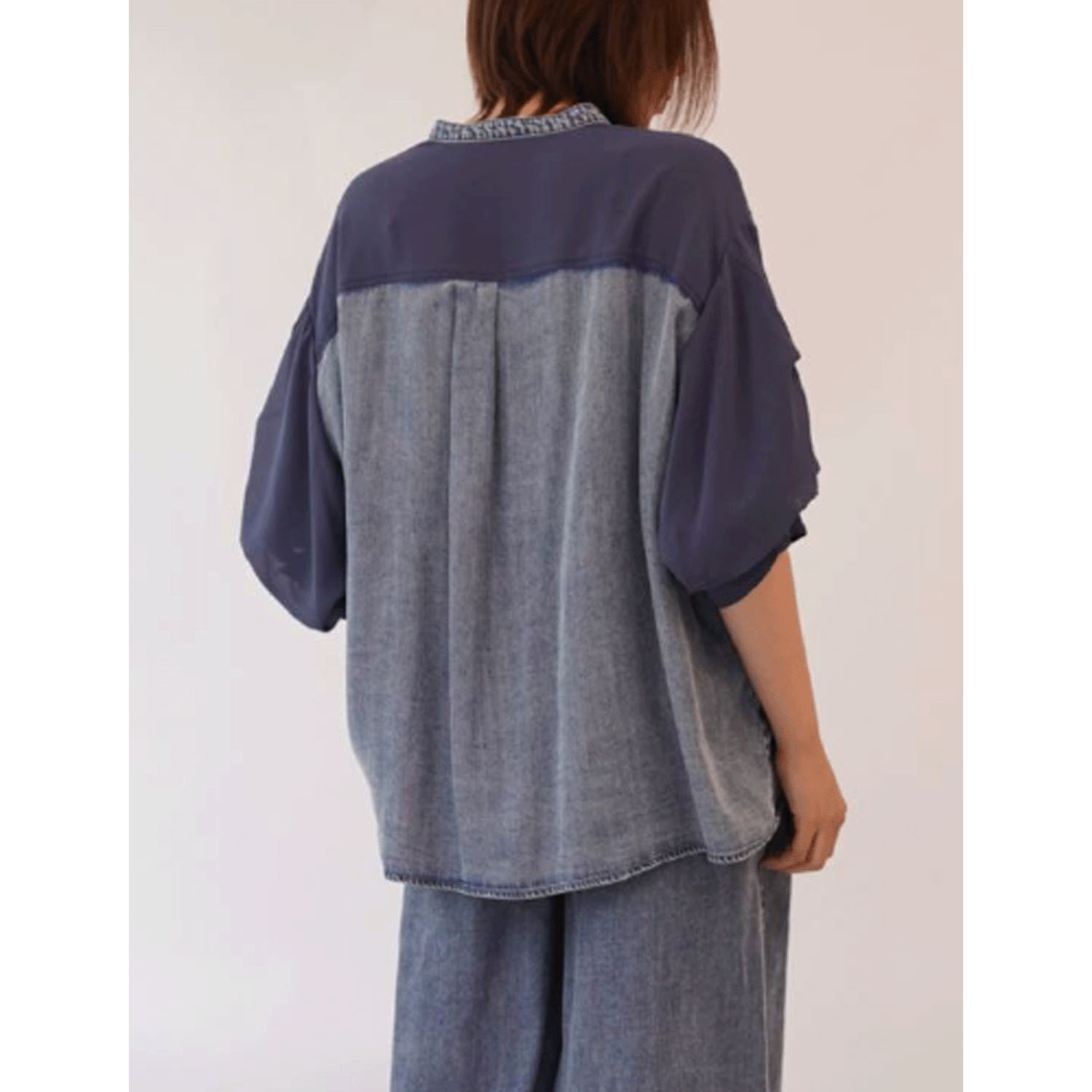 33℃ テンセルデニム切替ダブルポケットシャツ - 画像10