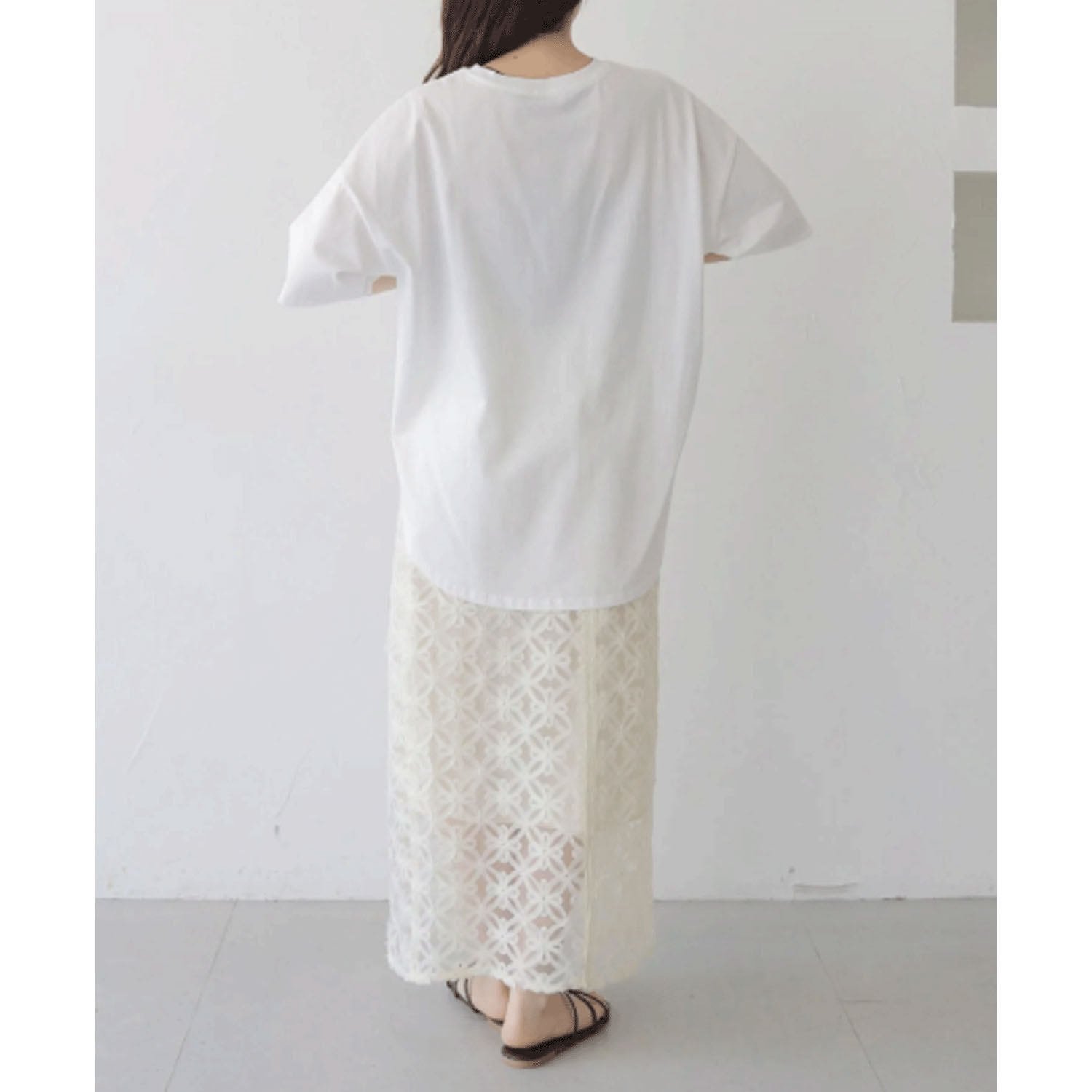 vingtroisドライタッチコットンカーブロゴTシャツ - 画像9