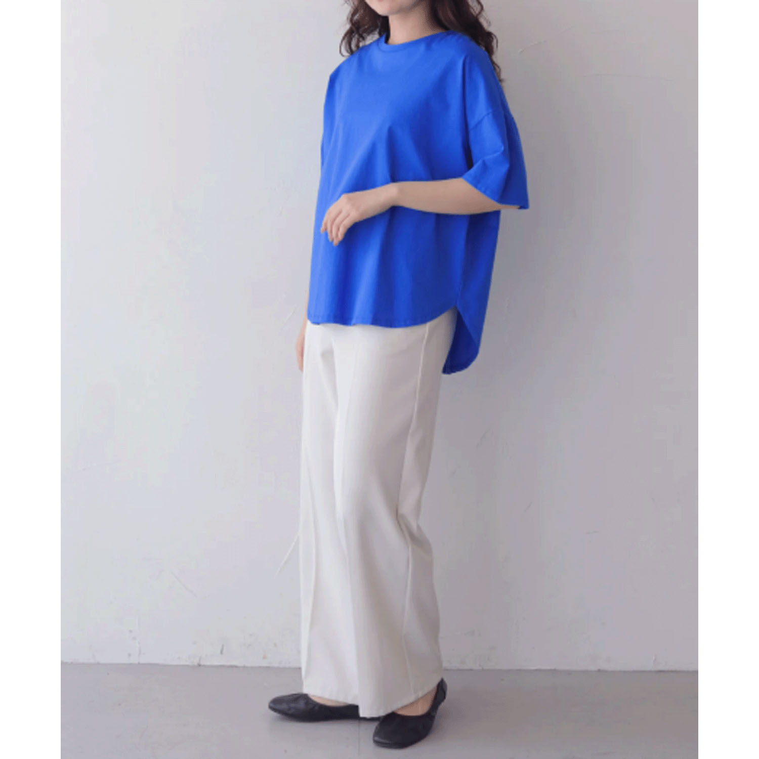 vingtrois ドライタッチコットン裾ラウンドTシャツ - 画像10