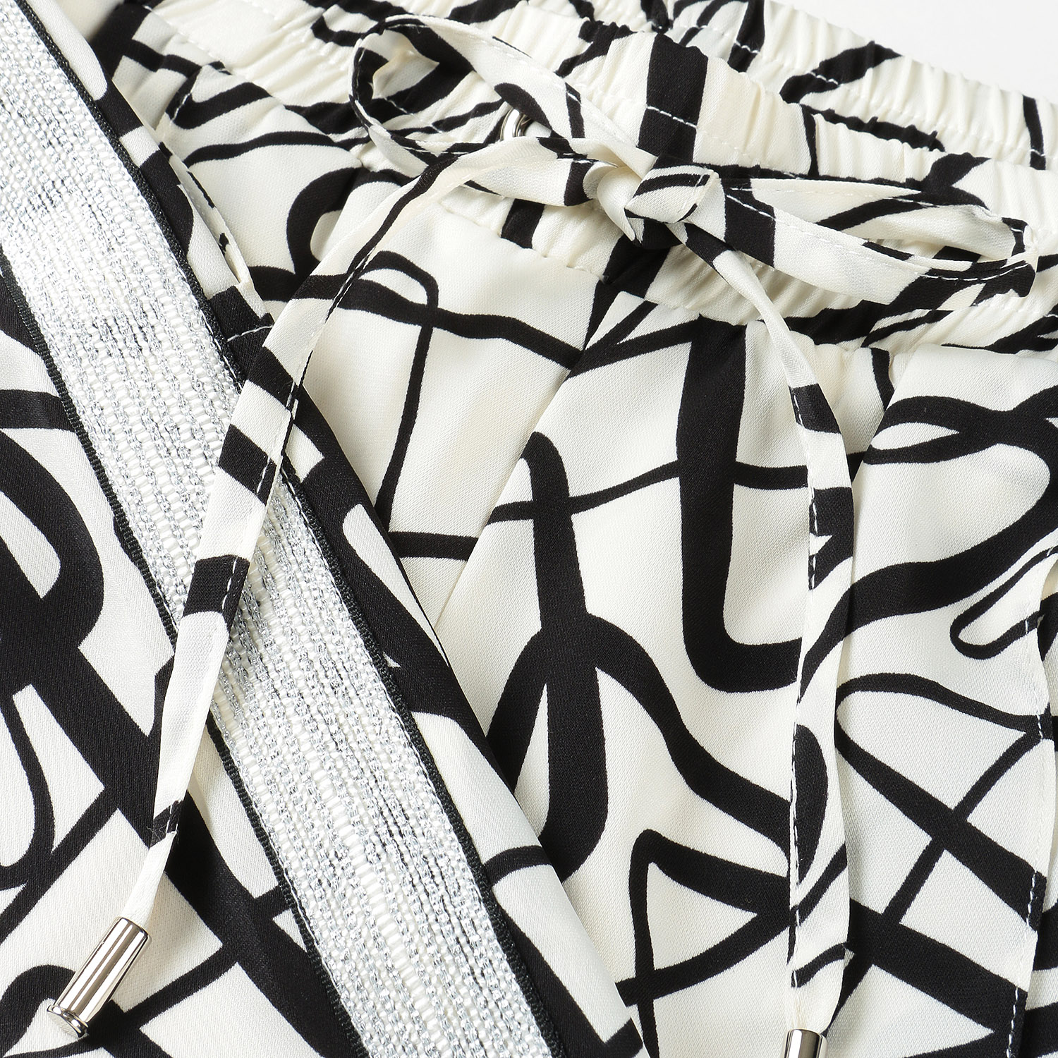 vingtrois 幾何学柄サイドラインパンツ - 画像16