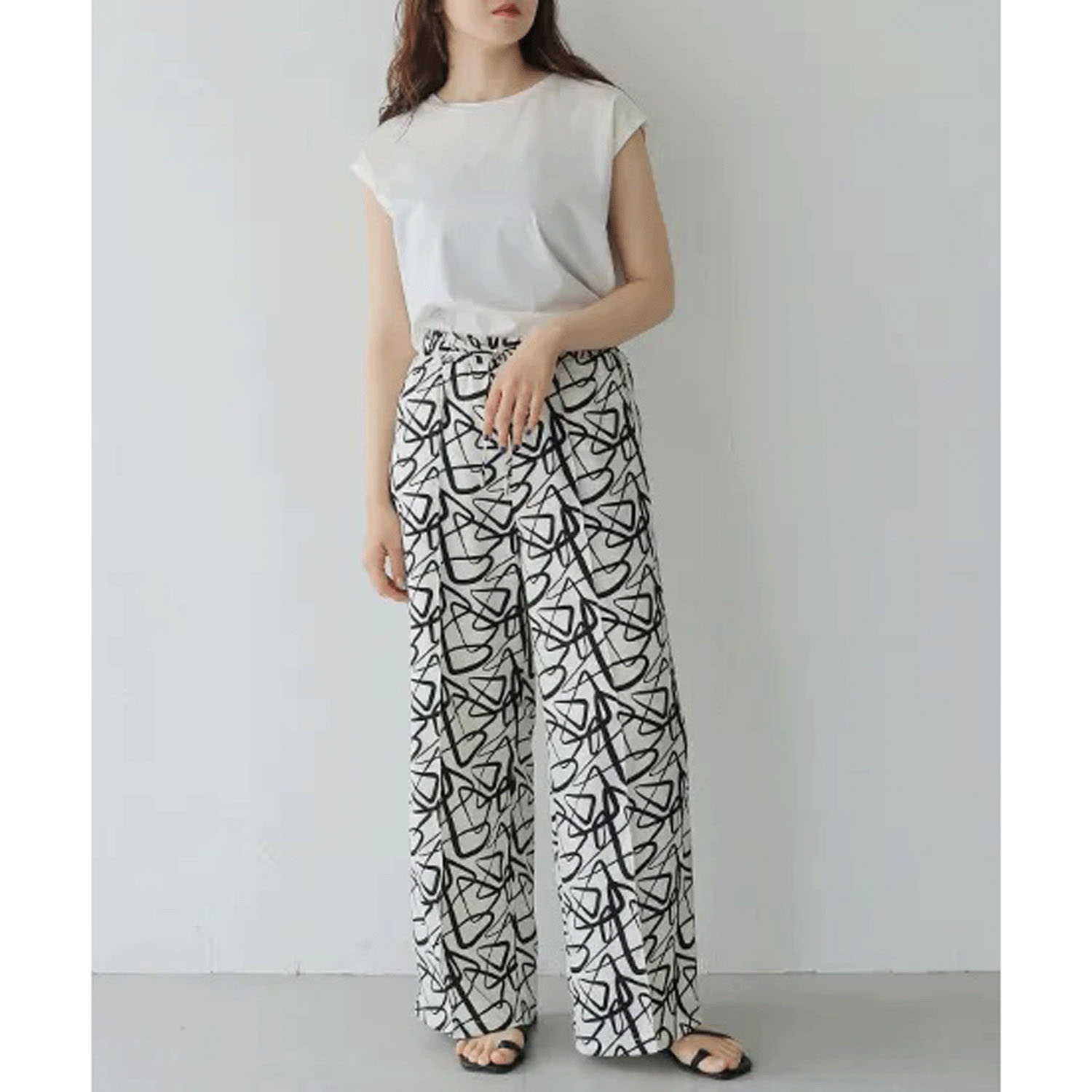 vingtrois 幾何学柄サイドラインパンツ - 画像9