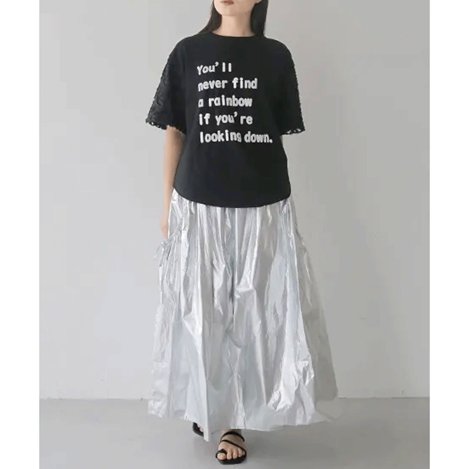 vingtrois テープ刺繍デザインロゴTシャツ - 画像5