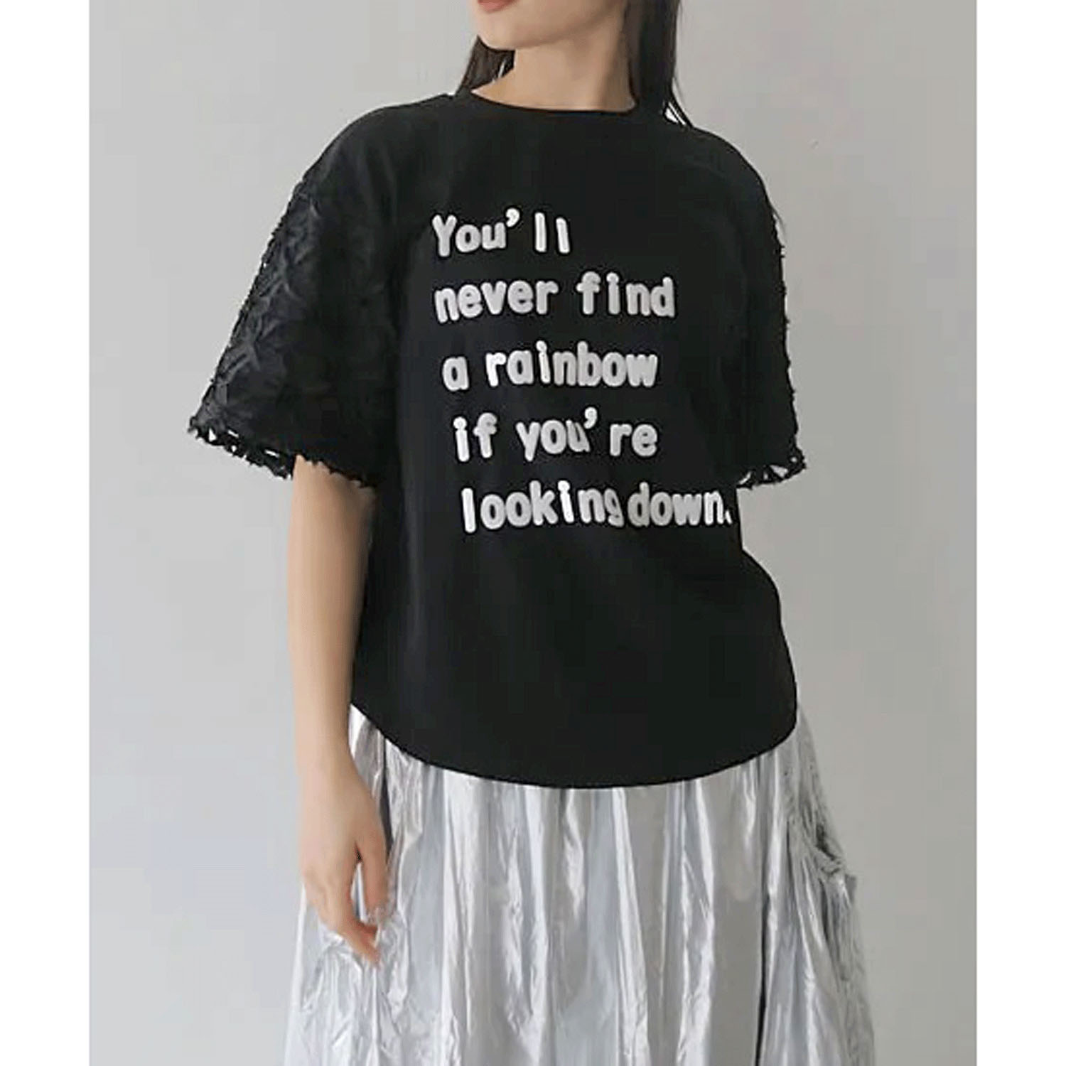 vingtrois テープ刺繍デザインロゴTシャツ - 画像1