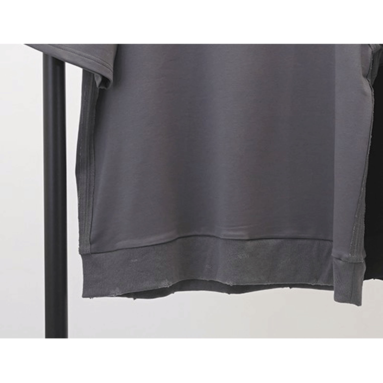 33℃ ラバーブラシプリントダメージ加工 Tシャツ - 画像9