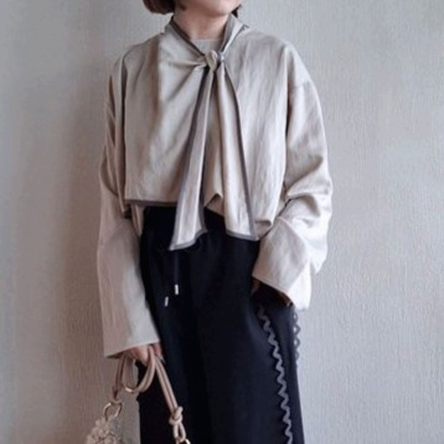 【Insta Live】ザンパ アシメボウタイカラーブラウス