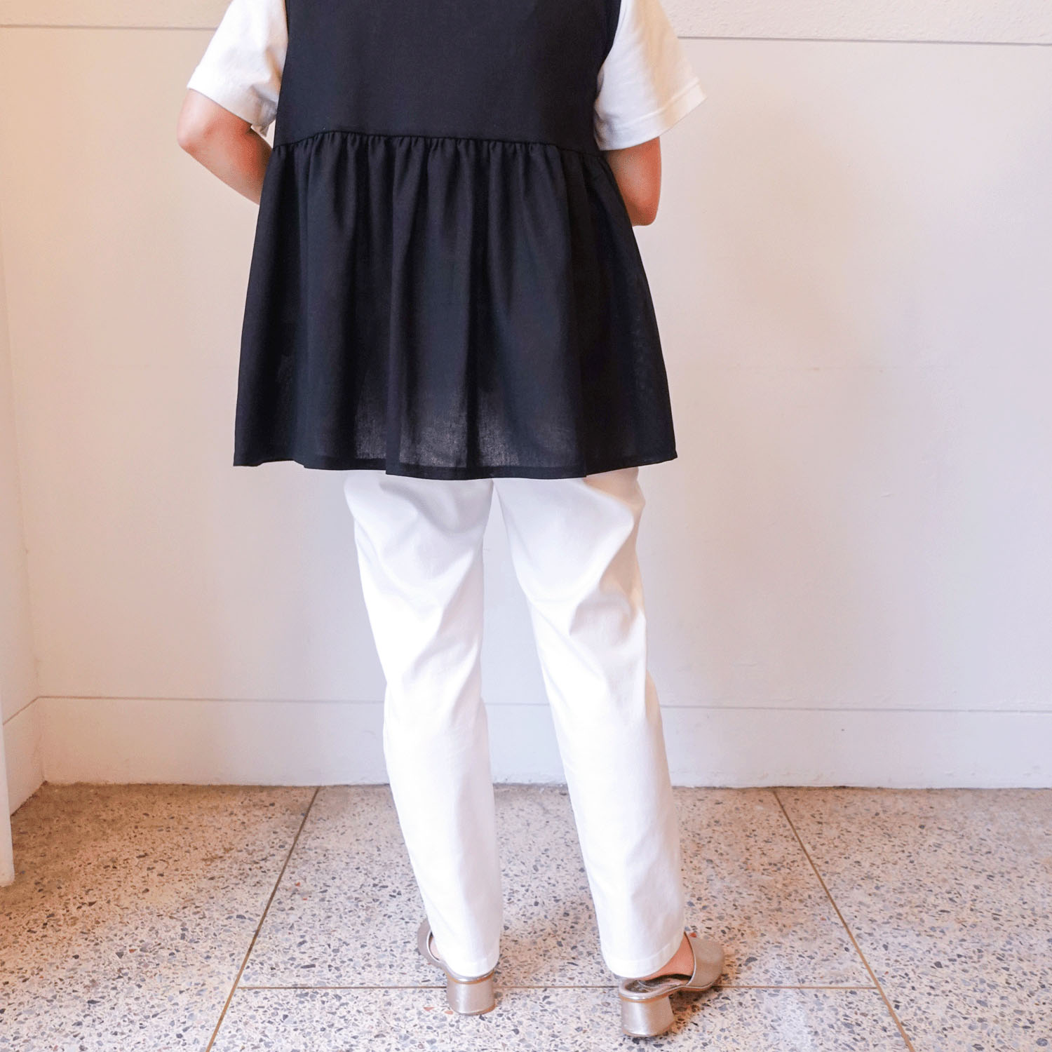 aiai テンセルストレッチアンクルテーパードパンツ - 画像4