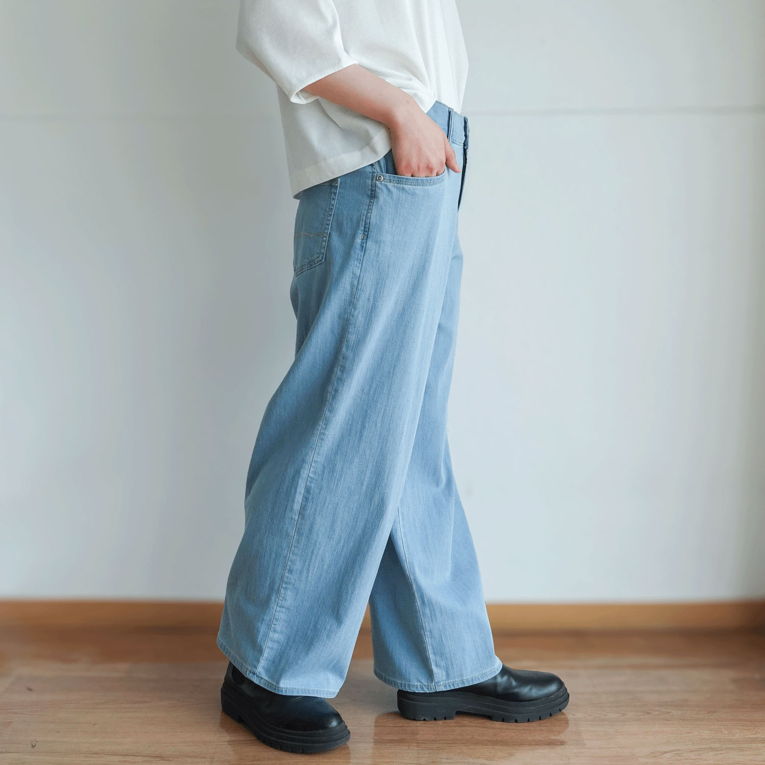 【InstaLive】aiai C／Nクールストレッチ 木陰デニムセミワイドパンツ - 画像13