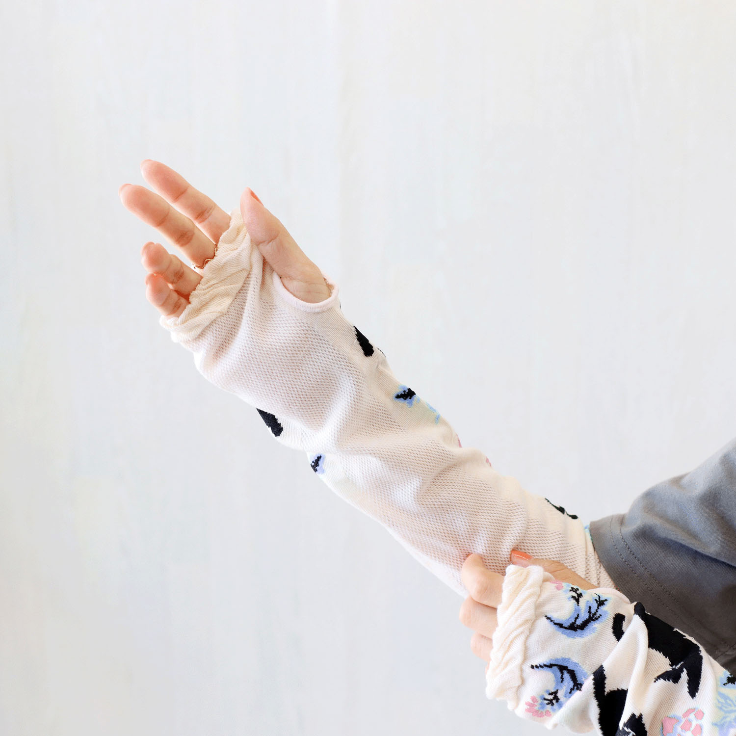 UVアームカバー ニャーベスク - 画像2