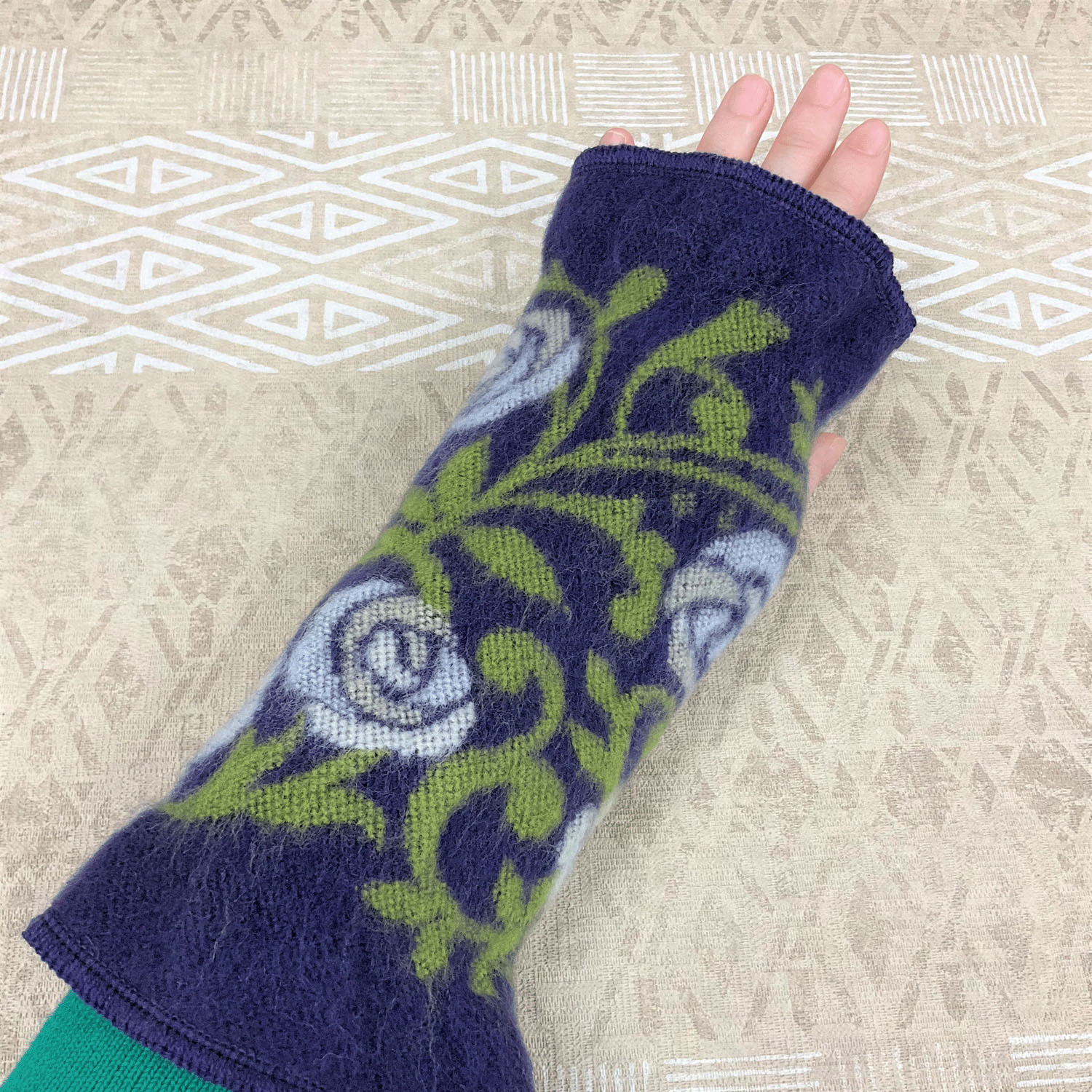 【在庫限り終了】ラシクモア ダマスクスローズ ハンドウォーマー - 画像6